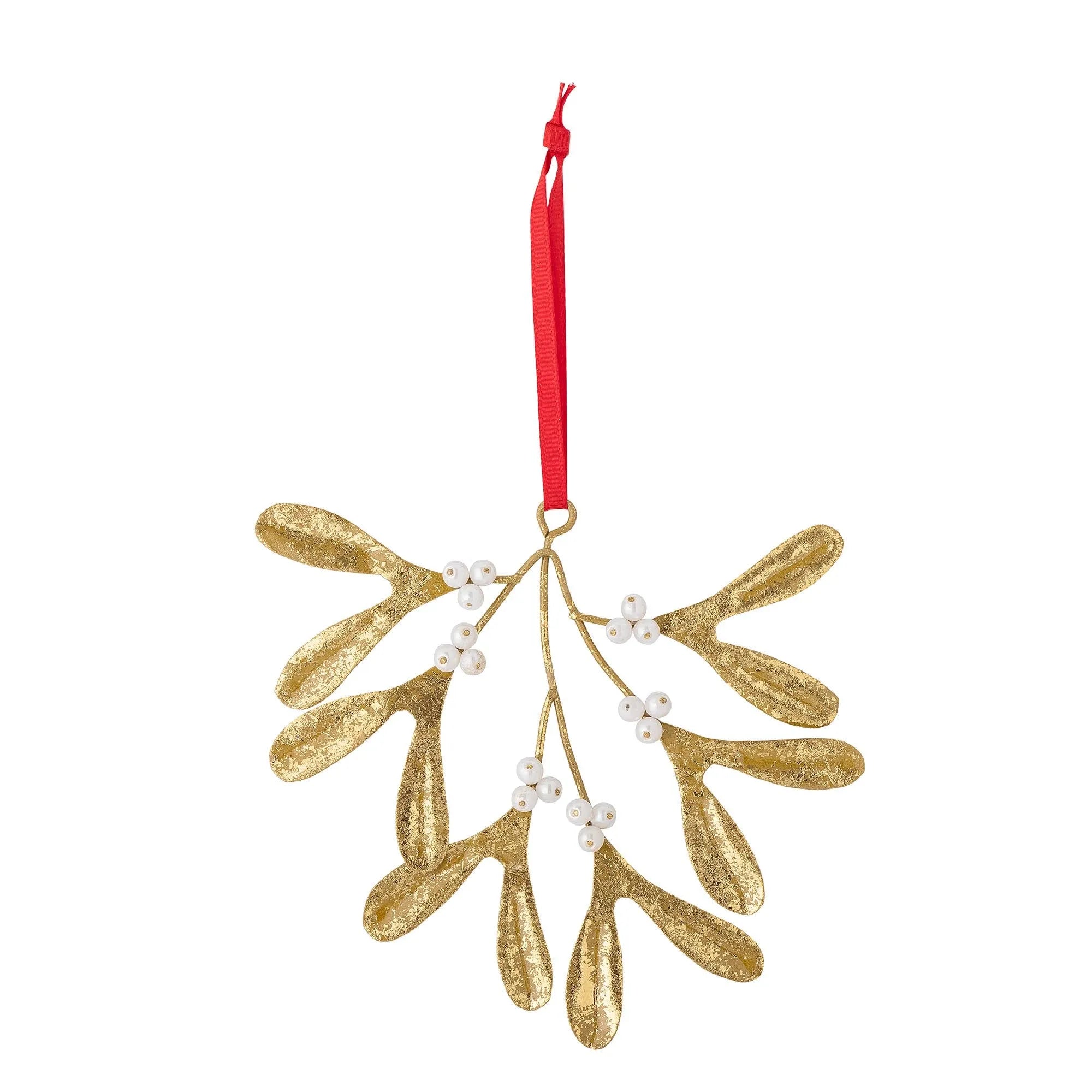 Elegantes Mistelzweig-Ornament aus goldfarbenem Eisen mit weißen Perlen. Festlicher Blickfang von Bloomingville.
