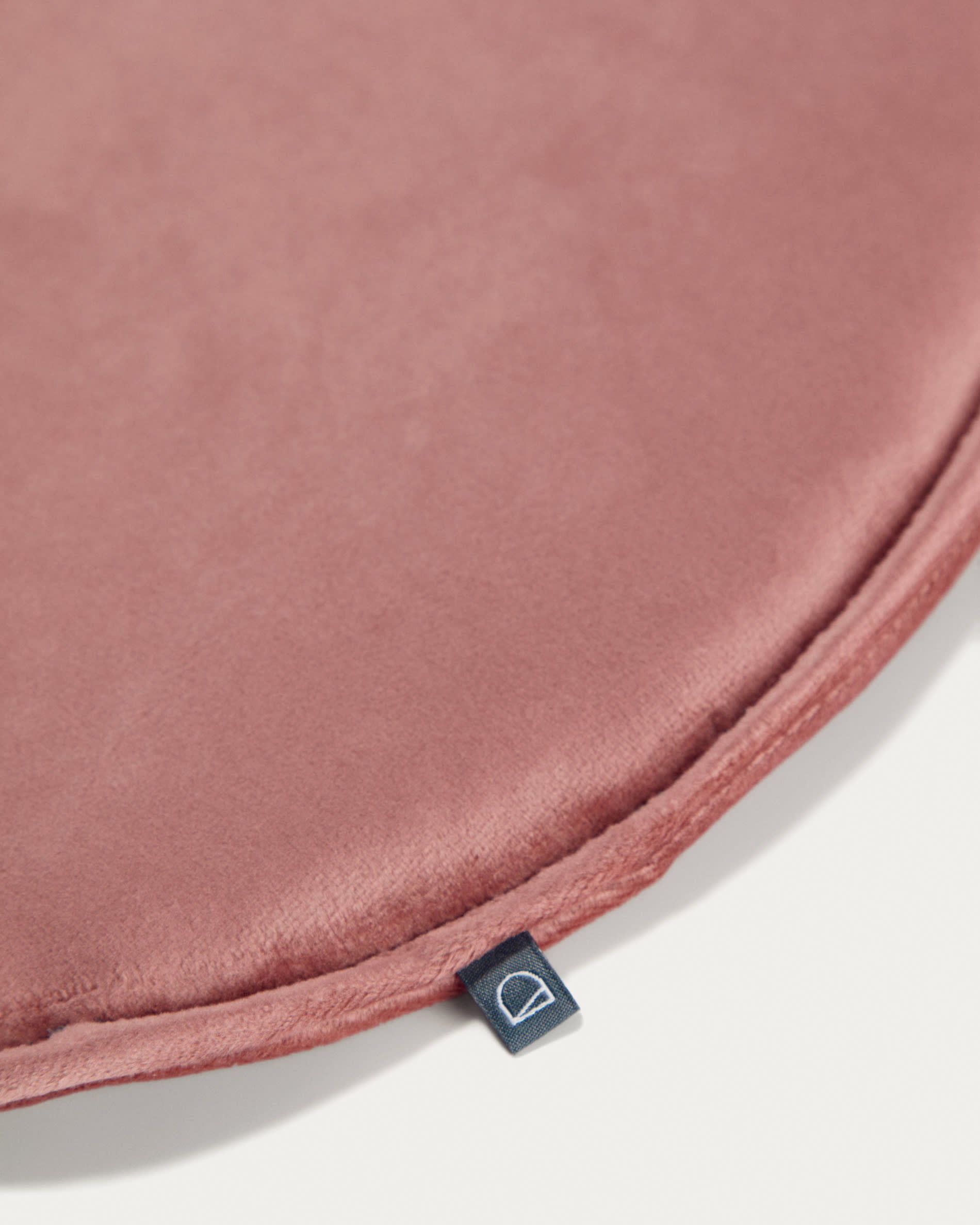 Rimca Sitzkissen in zartem Rosa: Rund, 35 cm, aus hochwertigem Samt. Ideal für Komfort und Stil in jedem Raum. Perfekte Ergänzung für dein Zuhause!