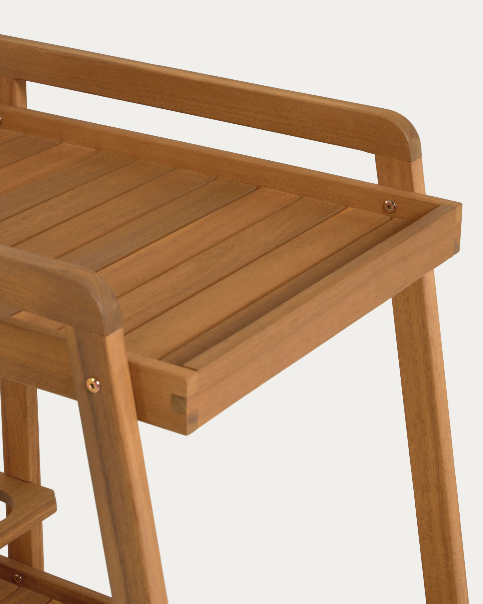 Eleganter Felisa Gartentisch aus FSC-zertifiziertem Akazienholz, ideal für Outdoor-Events und gemütliche Zusammenkünfte.