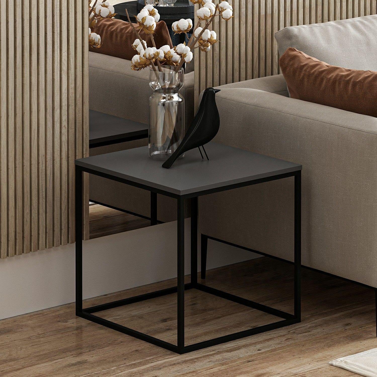 Entdecken Sie den eleganten Basak Sofatisch in Anthrazit von Hanah Home – ein stilvolles und langlebiges Möbelstück für Ihr modernes Zuhause.