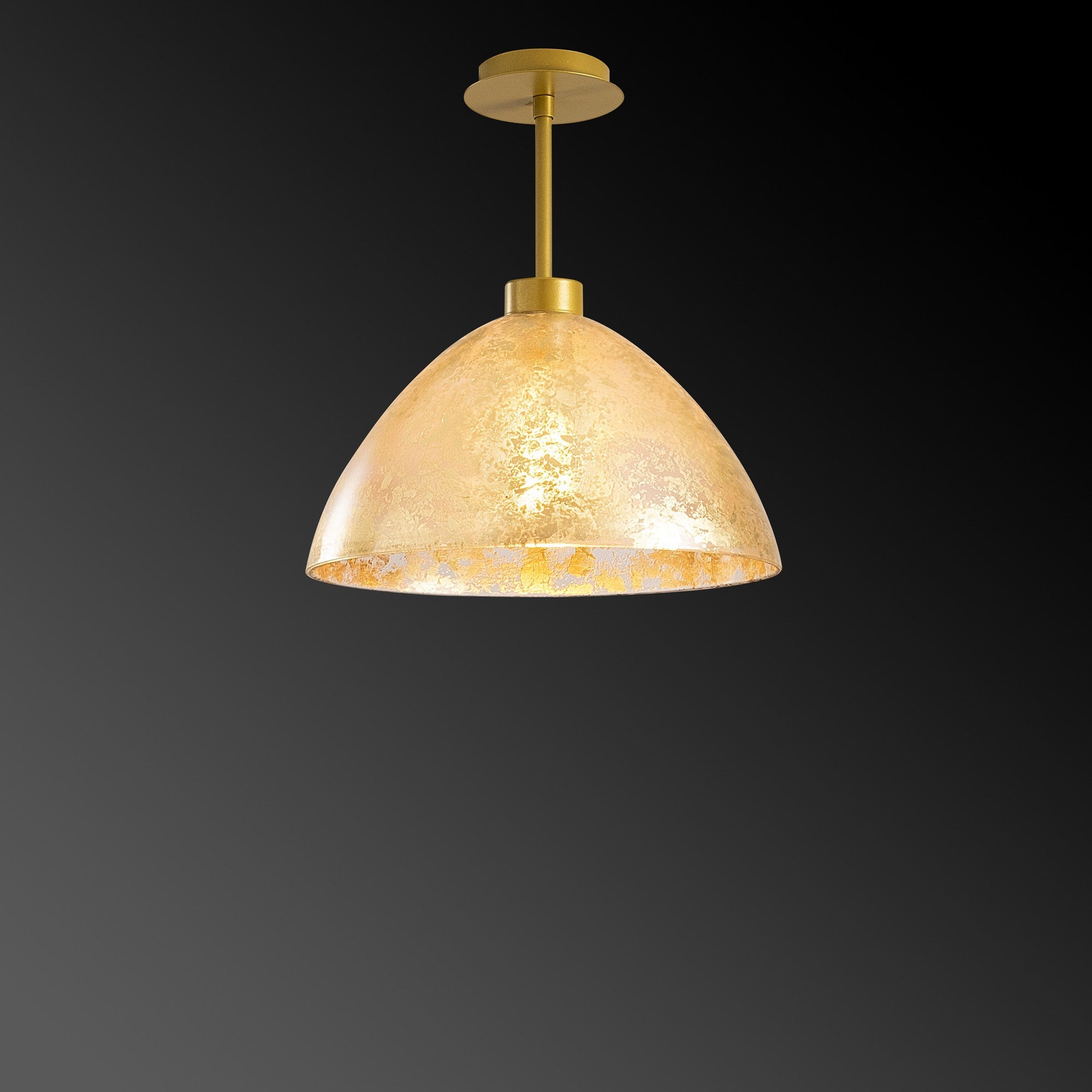 Verleihen Sie Ihrem Raum mit der Bergama Pendelleuchte von Opviq in Gold einen Hauch von Glamour. Perfekte Kombination aus Eleganz und modernem Design!
