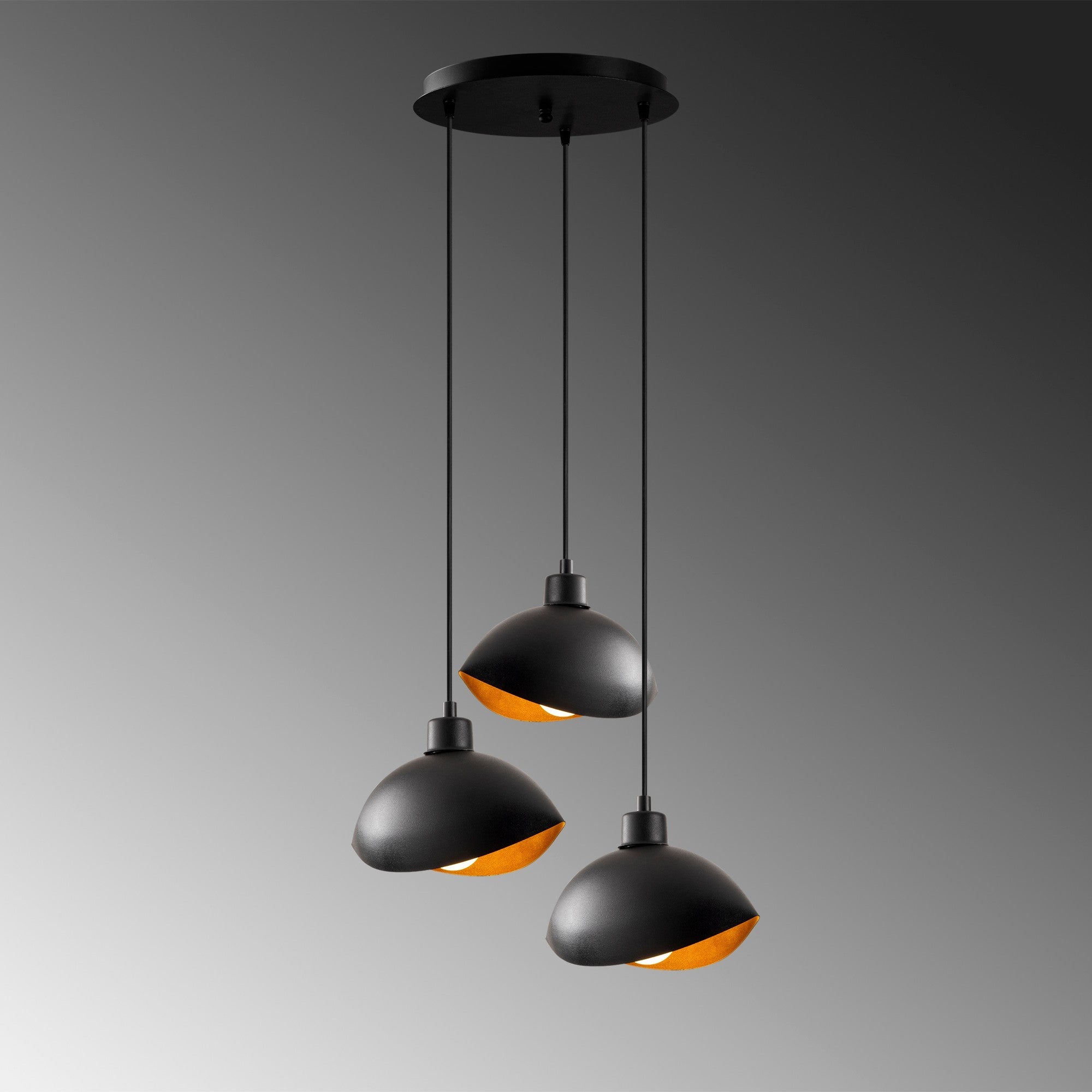 Verleihen Sie Ihrem Zuhause mit der Sivani Pendelleuchte in Schwarz von Opviq einen Hauch von Eleganz und Stil. Ideal für jede Einrichtung!