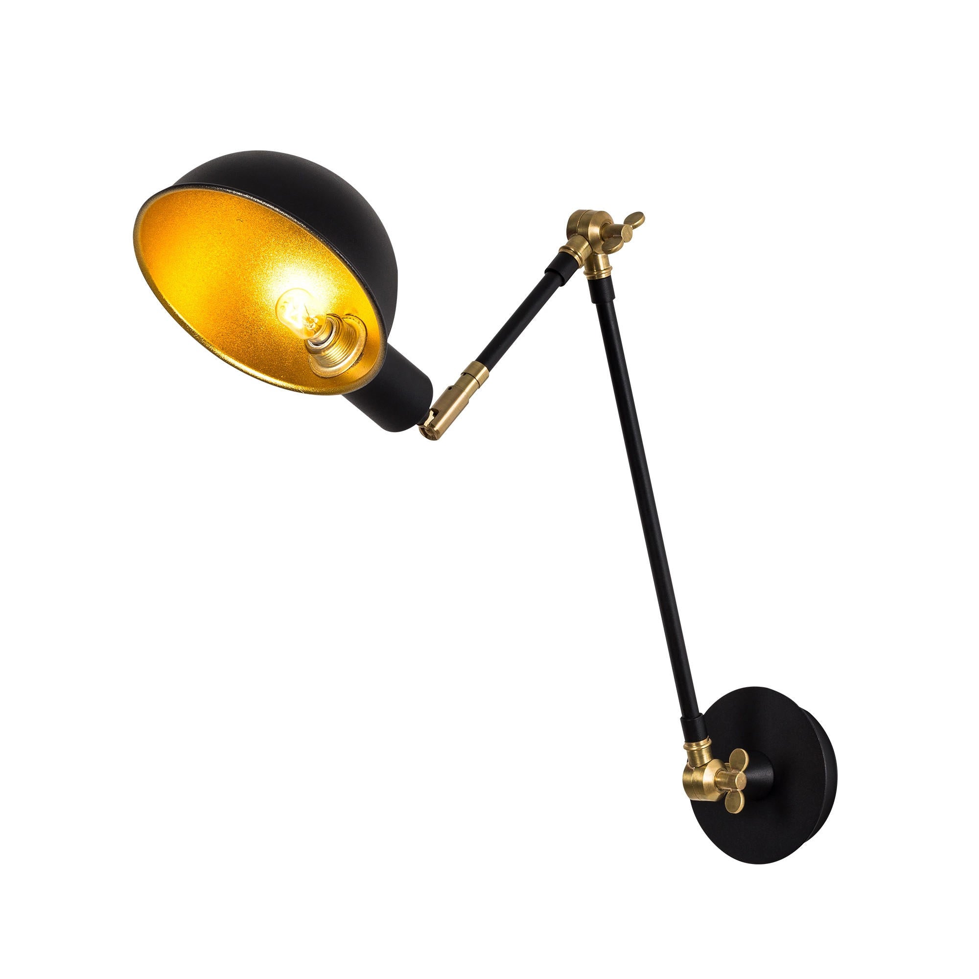 Die Sivani Wandleuchte in Schwarz Gold von Opviq kombiniert Eleganz und Funktionalität. Perfekt für stilvolle Akzente in jedem Raum.