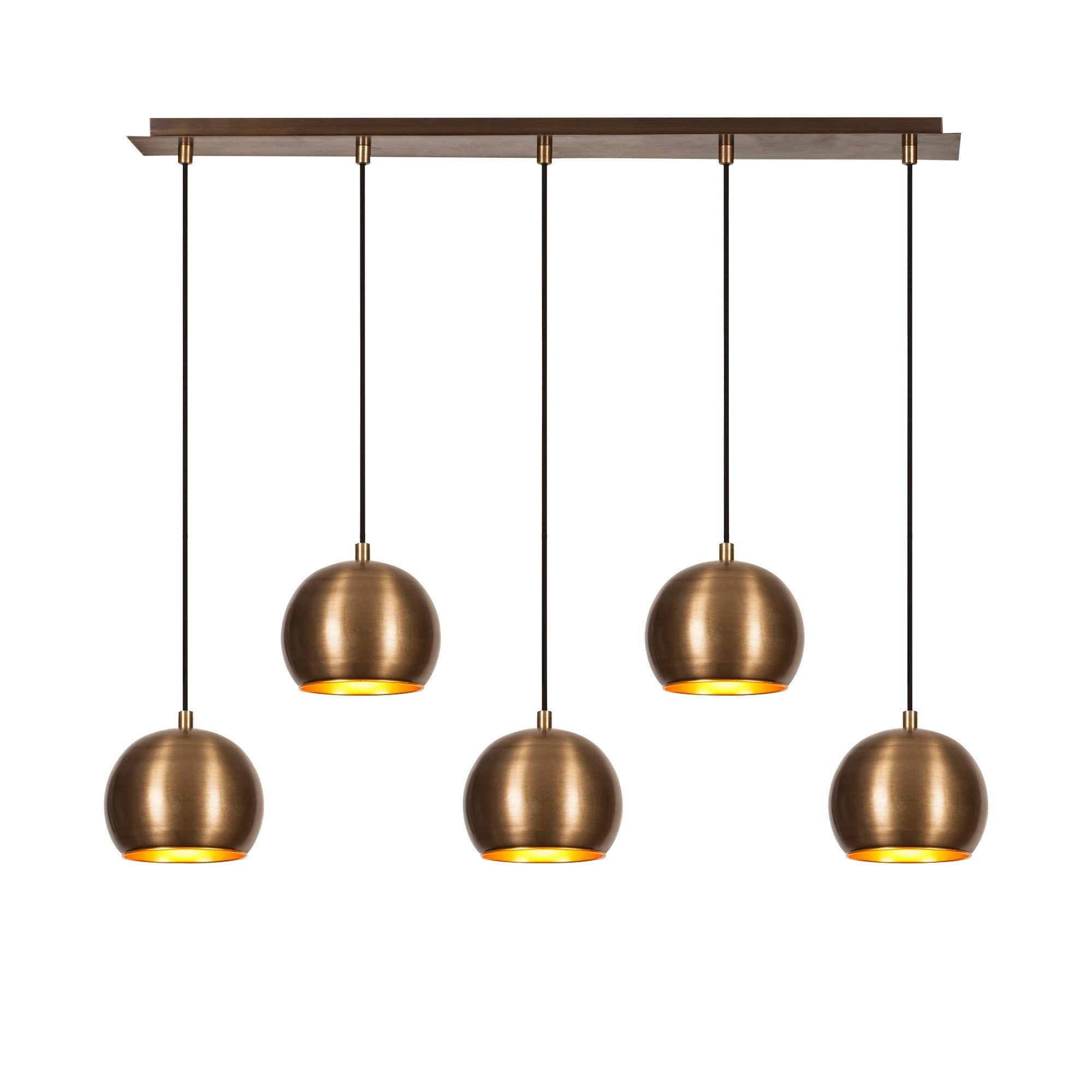 Verleihen Sie Ihrem Zuhause mit der Sivani Pendelleuchte von Opviq einen Hauch von Vintage-Eleganz. Perfekt für jeden Raum!