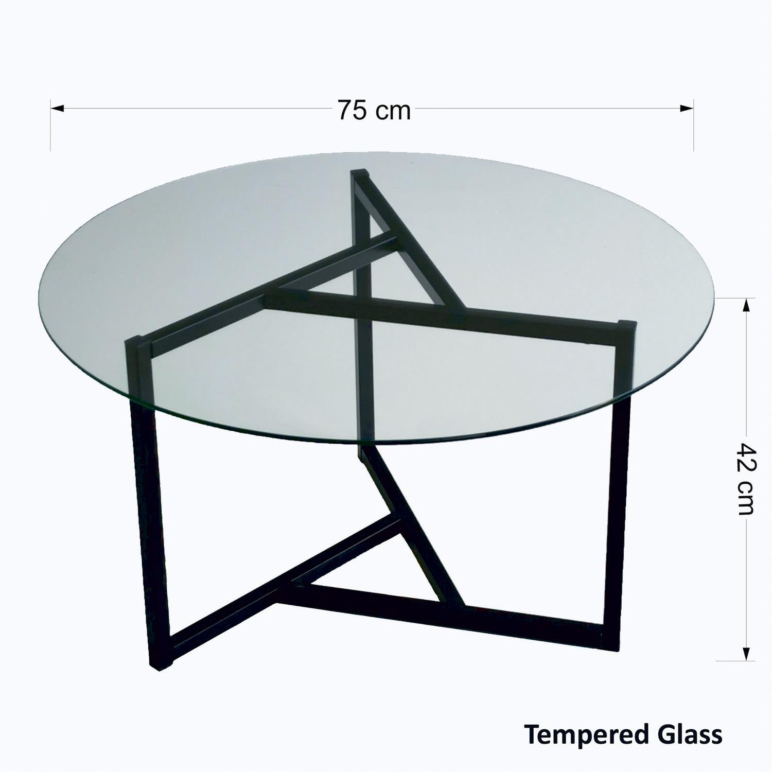 Entdecken Sie den Trio Sehpa von Hanah Home – ein eleganter Couchtisch aus gehärtetem Glas und robustem Metall, der modernen Stil und zeitlose Raffinesse vereint.