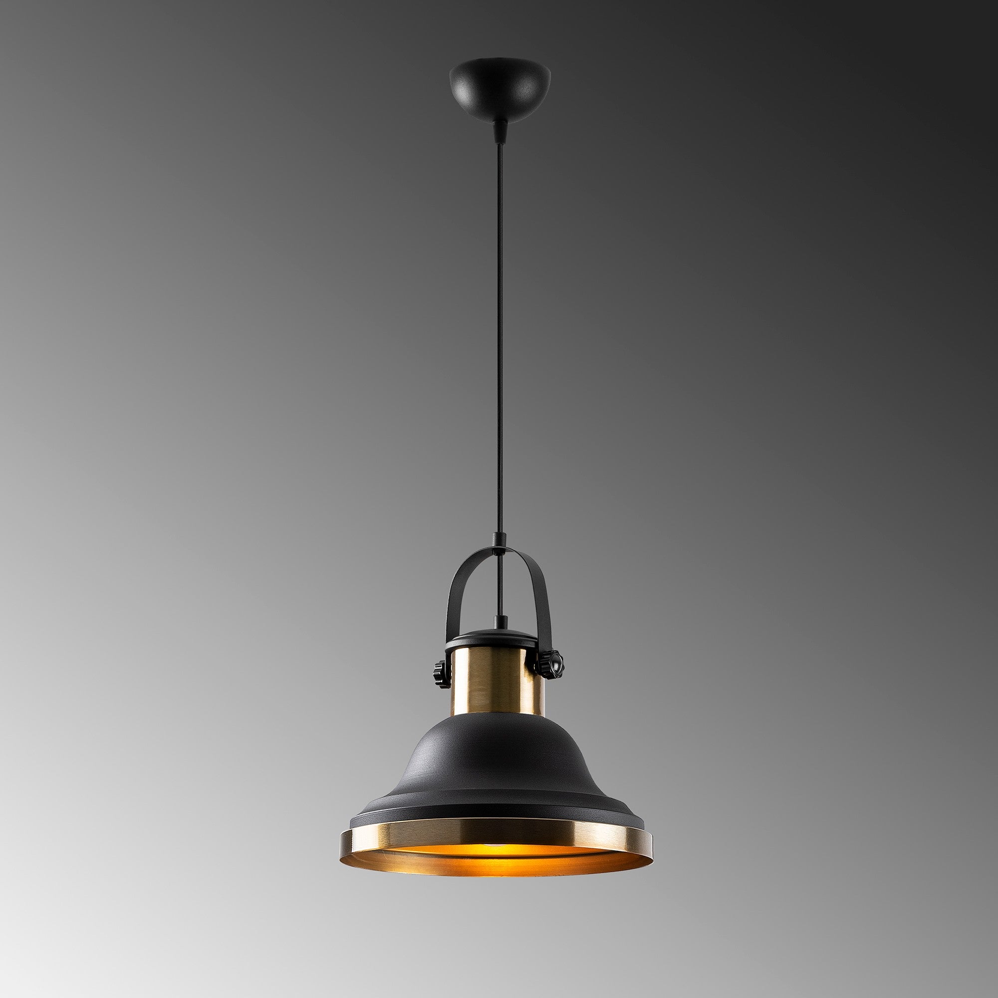 Entdecken Sie die Dodo Pendelleuchte von Opviq in elegantem Schwarz – ein modernes Design, das mit verstellbarer Höhe und glamourösem Licht jeden Raum verzaubert.
