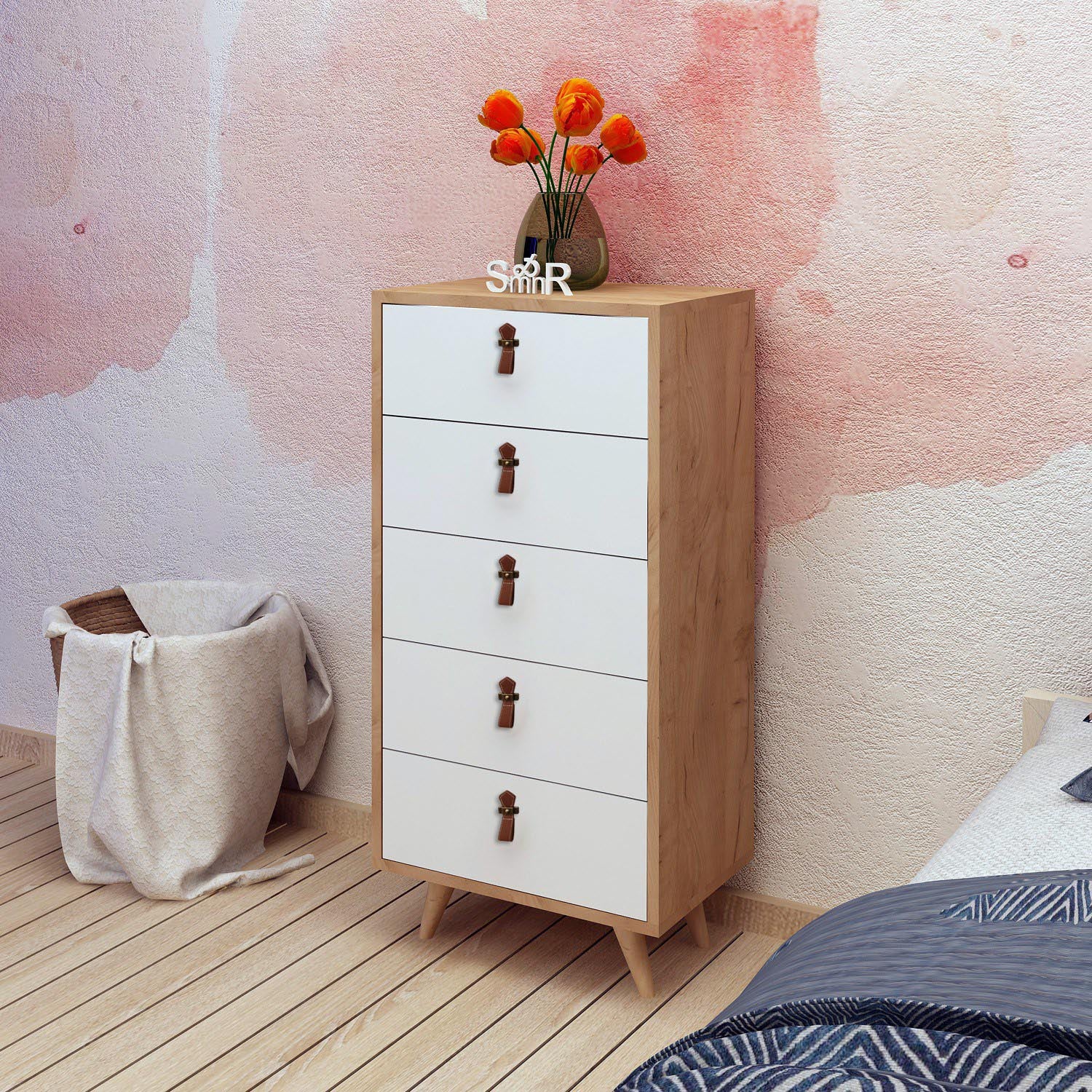 Entdecken Sie die stilvolle Frenzu Kommode in Eiche Weiß von Hanah Home – ideal für modernen Stauraum und elegantes Design.