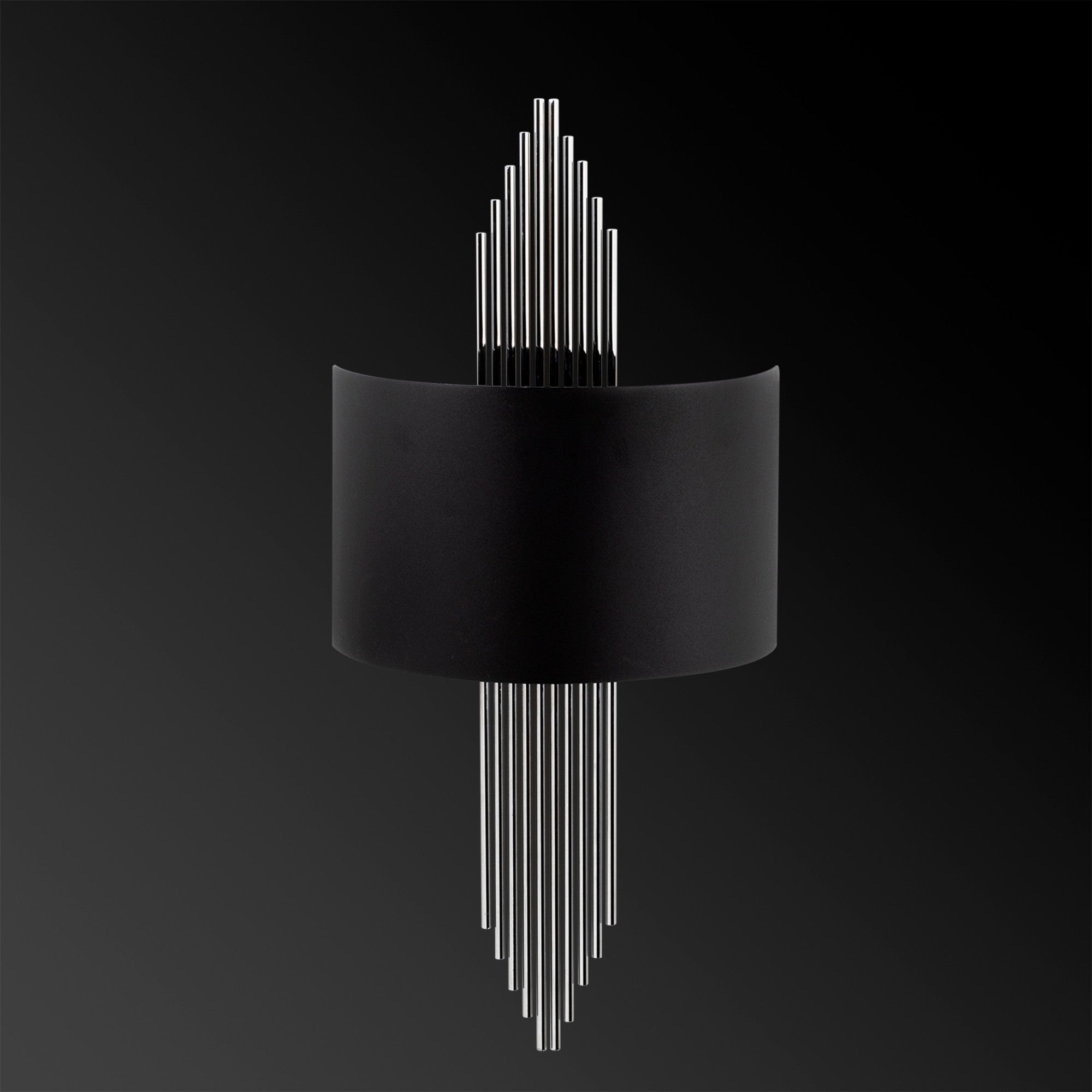 Elegante Wandleuchte 618 von Opviq in Schwarz und Silber, ideal für stilvolle Akzente in jedem Raum.