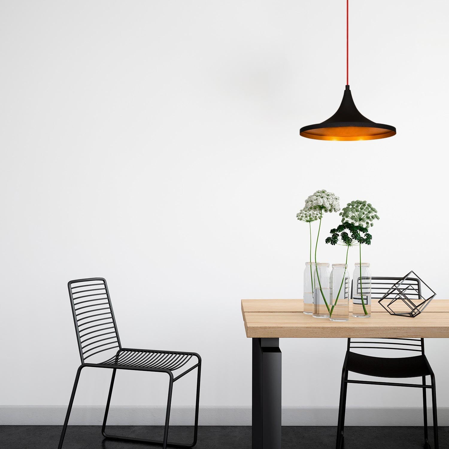 Entdecken Sie die Elmas Pendelleuchte in Schwarz-Rot von Opviq – ein elegantes Highlight für Ihr Zuhause, das Stil und Funktionalität vereint.