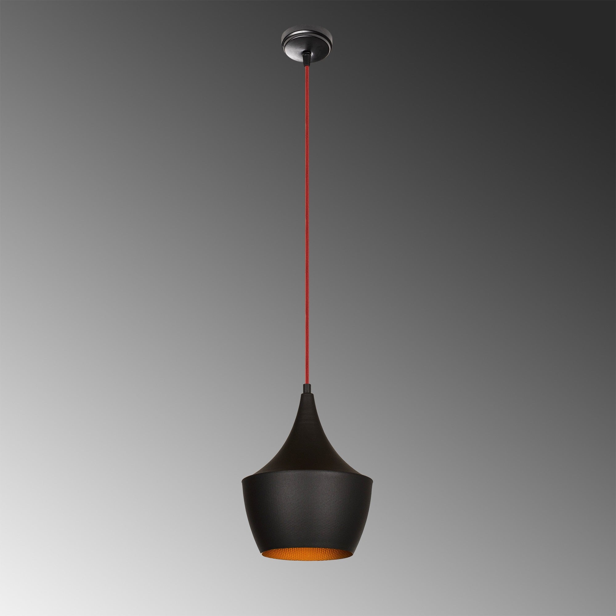 Entdecken Sie die Elmas Pendelleuchte von Opviq in Schwarz-Rot – ein elegantes Design, das Atmosphäre und Stil in Ihr Zuhause bringt.