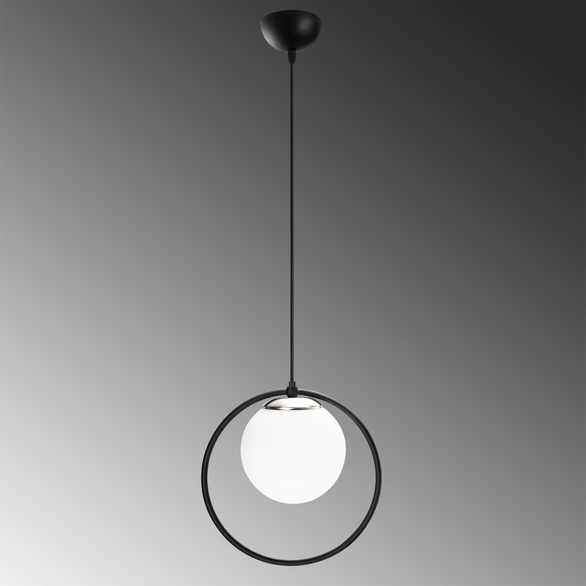 Die Dolunay Pendelleuchte von Opviq vereint zeitgenössische Eleganz mit vielseitigem Design. Ihr einzigartiger Look und die verstellbare Höhe machen sie zum perfekten Highlight in jedem Raum.