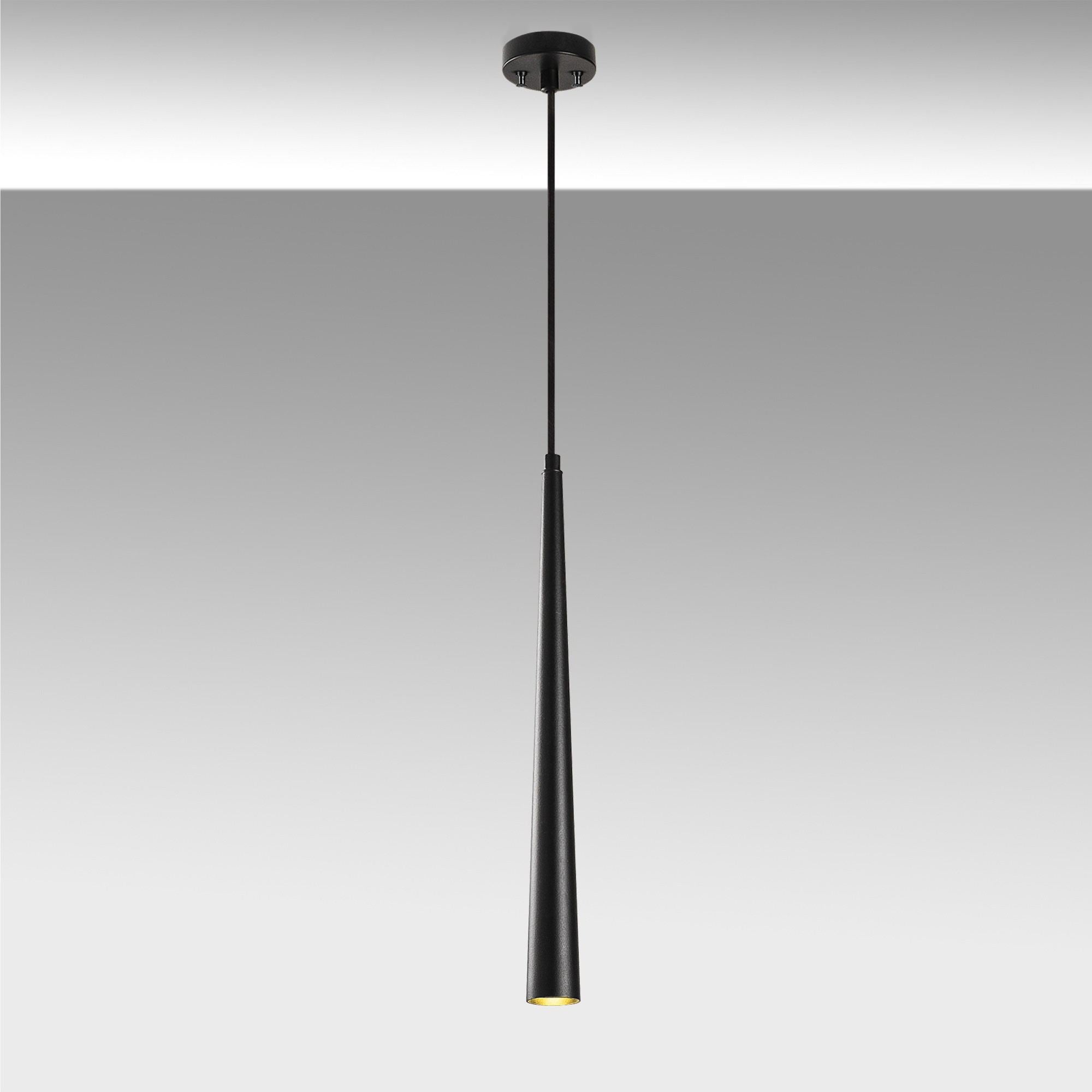 Erleben Sie die Uğur Pendelleuchte von Opviq in elegantem Schwarz – ein zeitloses Design, das jeden Raum mit warmem Licht und industriellem Flair veredelt.