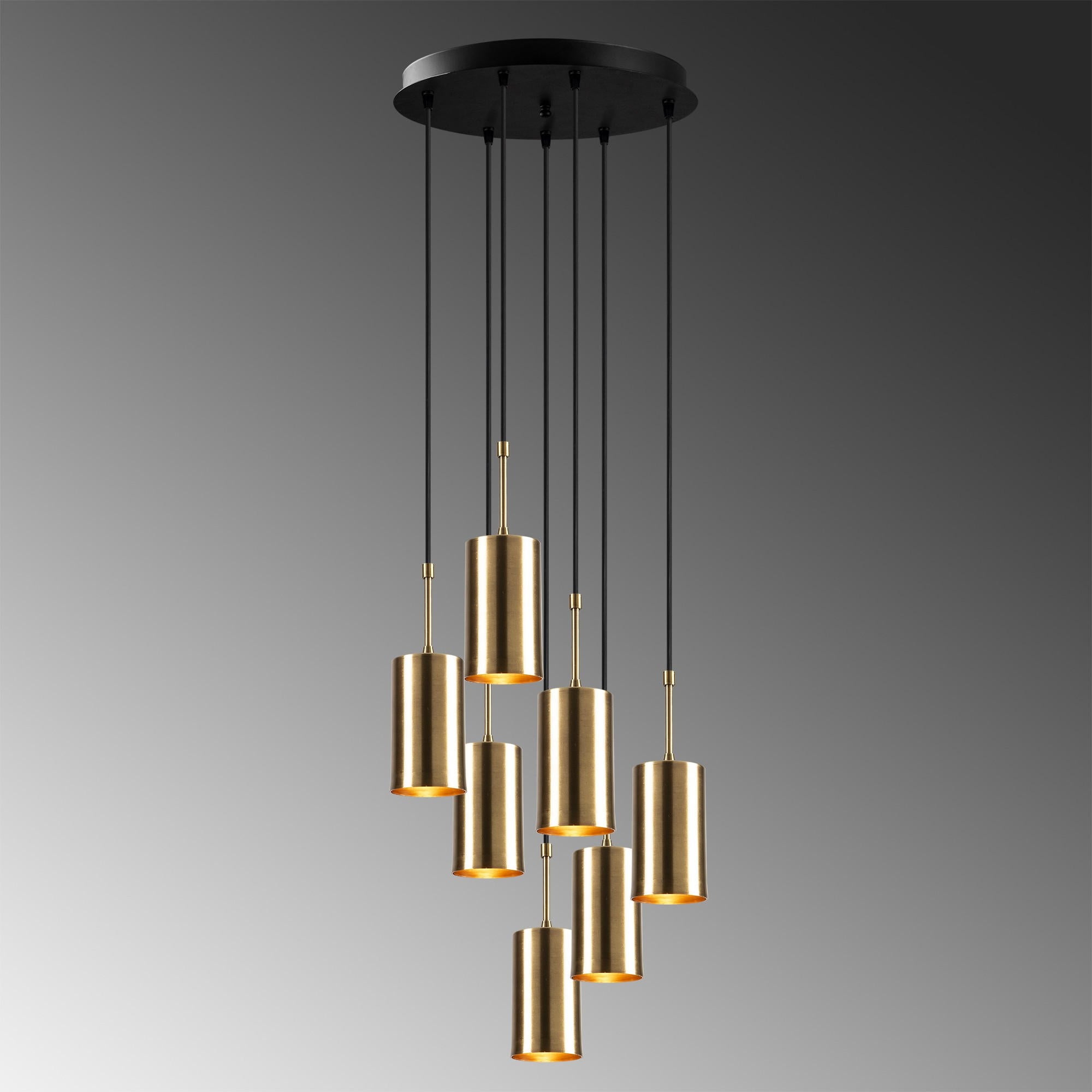 Elegante Kem Pendelleuchte in Gold und Schwarz von Opviq, ideal für stilvolle Akzente in Wohnräumen und Essbereichen.