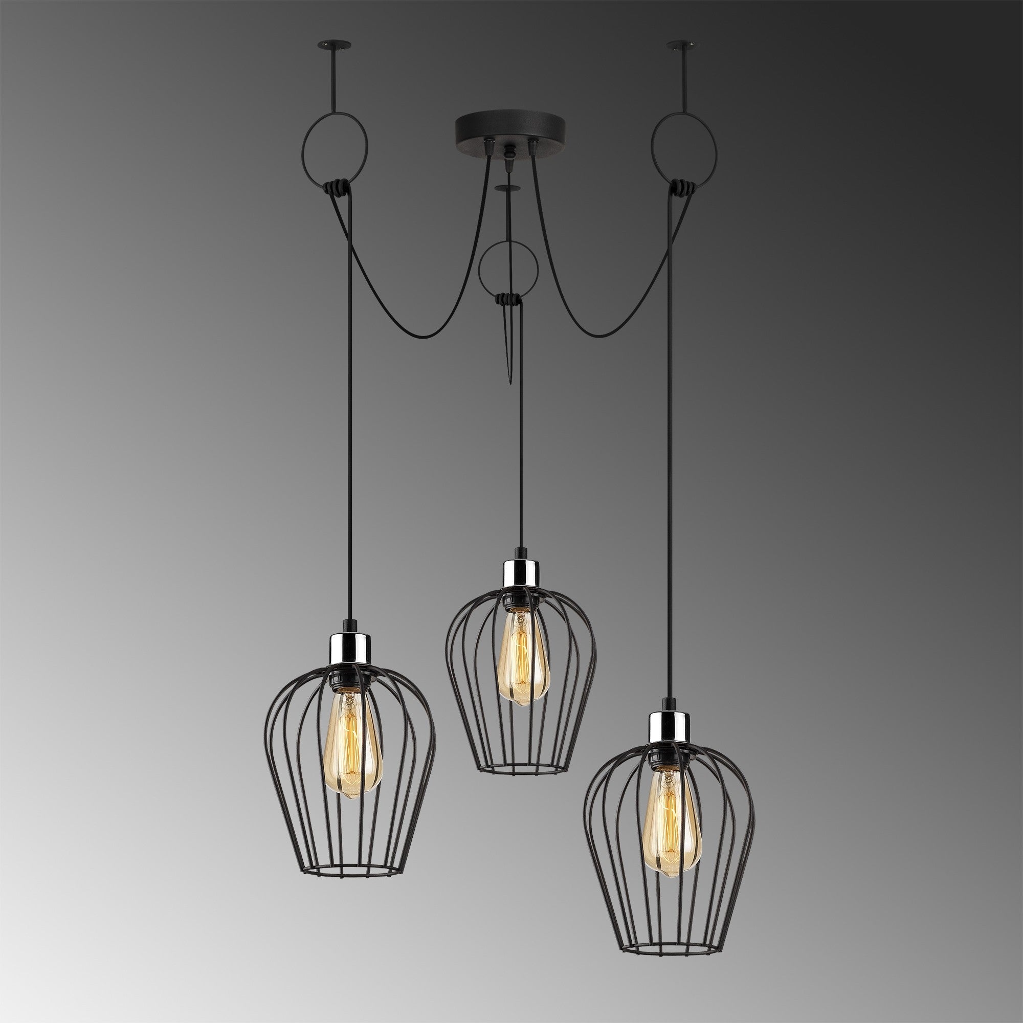 Setzen Sie mit der Tel Pendelleuchte in Schwarz von Opviq stilvolle Akzente in Ihrem Zuhause und genießen Sie den perfekten Mix aus Vintage-Charme und modernem Design.