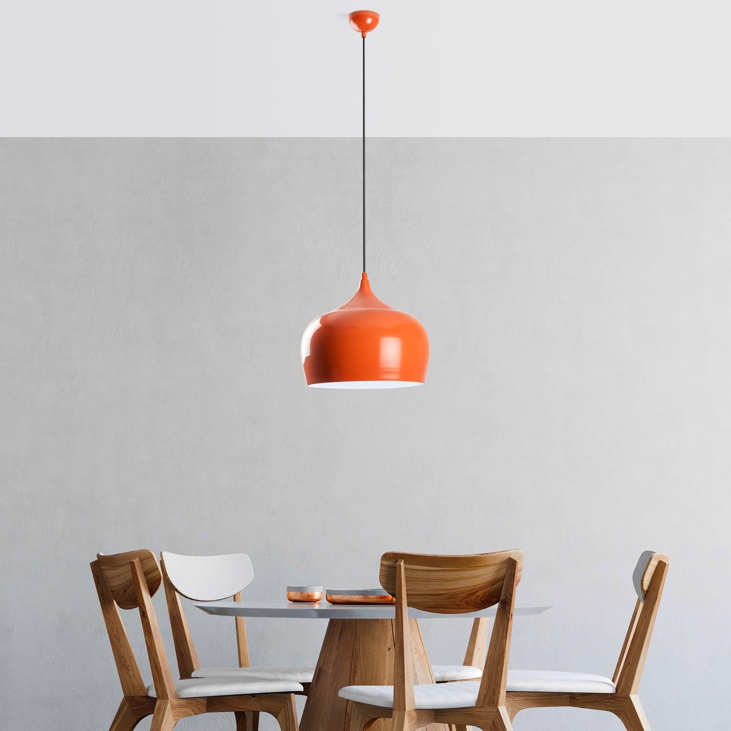 Entdecken Sie die Patine Pendelleuchte in Orange von Opviq – ein stilvolles Highlight für Ihr Zuhause, das Wärme und Eleganz ausstrahlt.