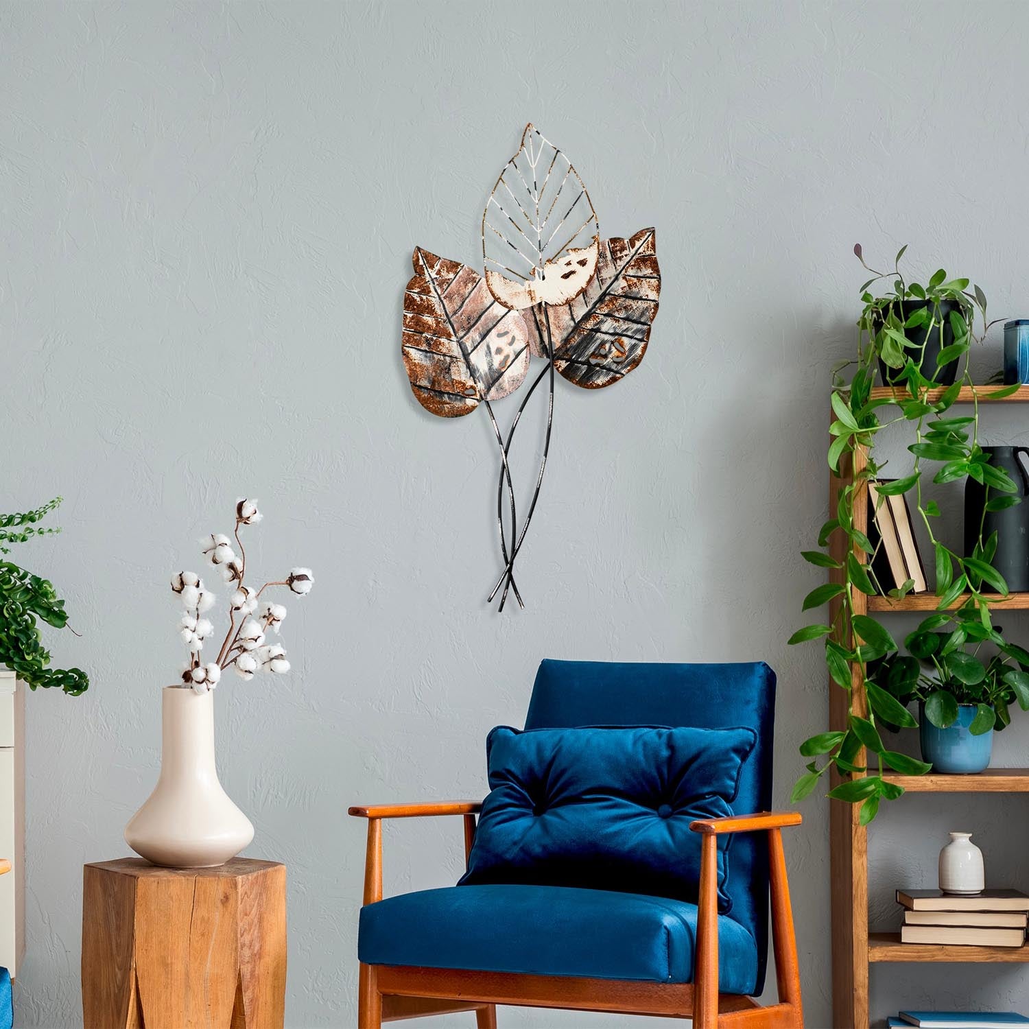 Gestalten Sie Ihre Wände neu mit der einzigartigen Wanddeko "Fall 1" von Wallity. Dieses handgefertigte Metallkunstwerk in Braun und Schwarz bringt Eleganz und Charakter in jeden Raum.
