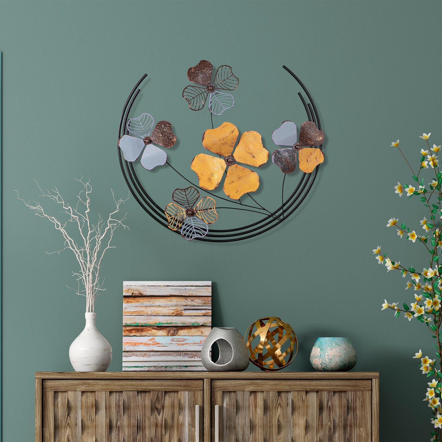 Entdecken Sie die exquisite Wanddeko Haiyang 2 von Wallity – ein handgefertigtes Metallkunstwerk, das Ihrem Raum Eleganz und Stil verleiht.