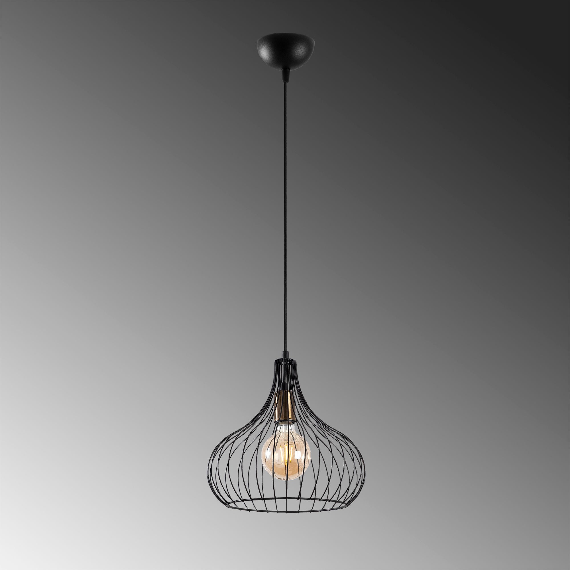 Die Teldamla Pendellampe in Schwarz Antiquität kombiniert stilvolles Design mit industriellem Flair und ist ideal für moderne Wohnräume.