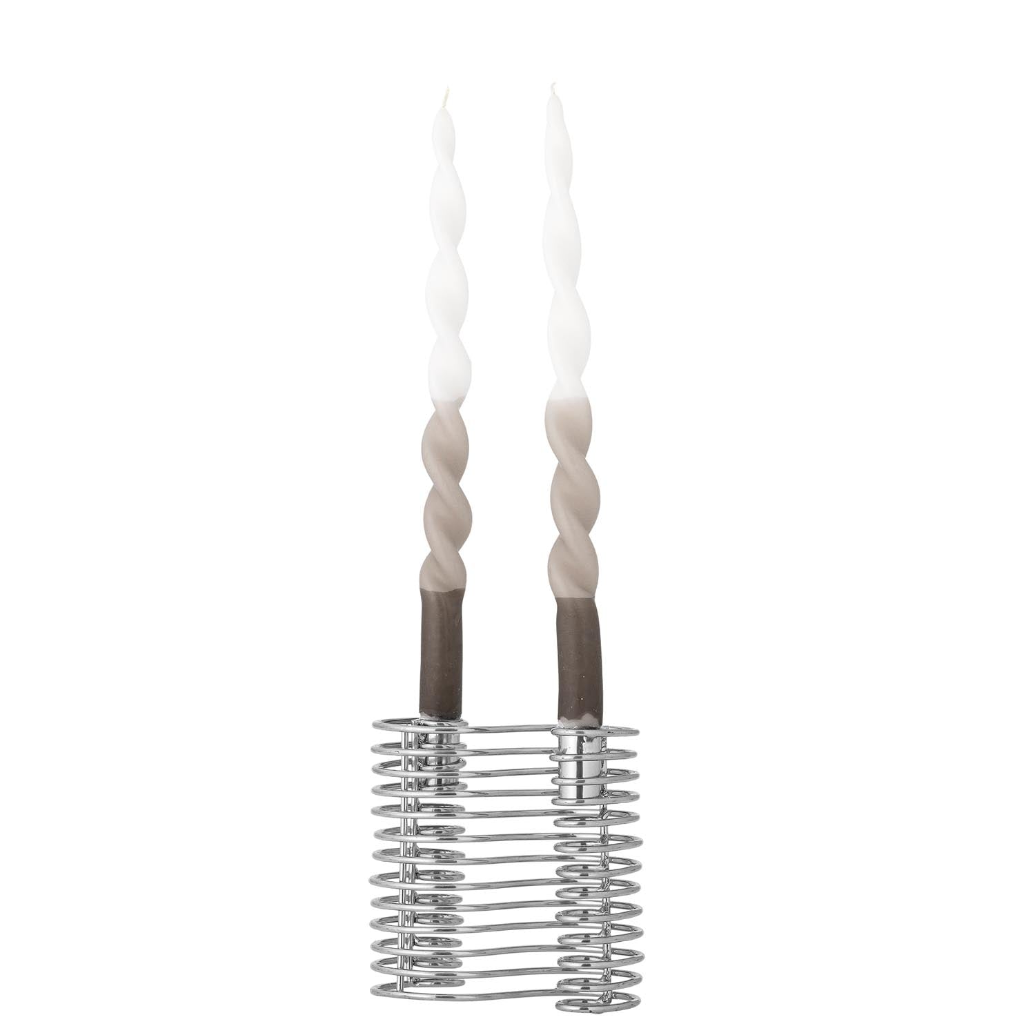Verleihen Sie Ihrem Wohnraum mit dem Wavela Kerzenhalter von Bloomingville aus hochwertigem Eisen und glänzendem Silber einen Hauch von Eleganz.