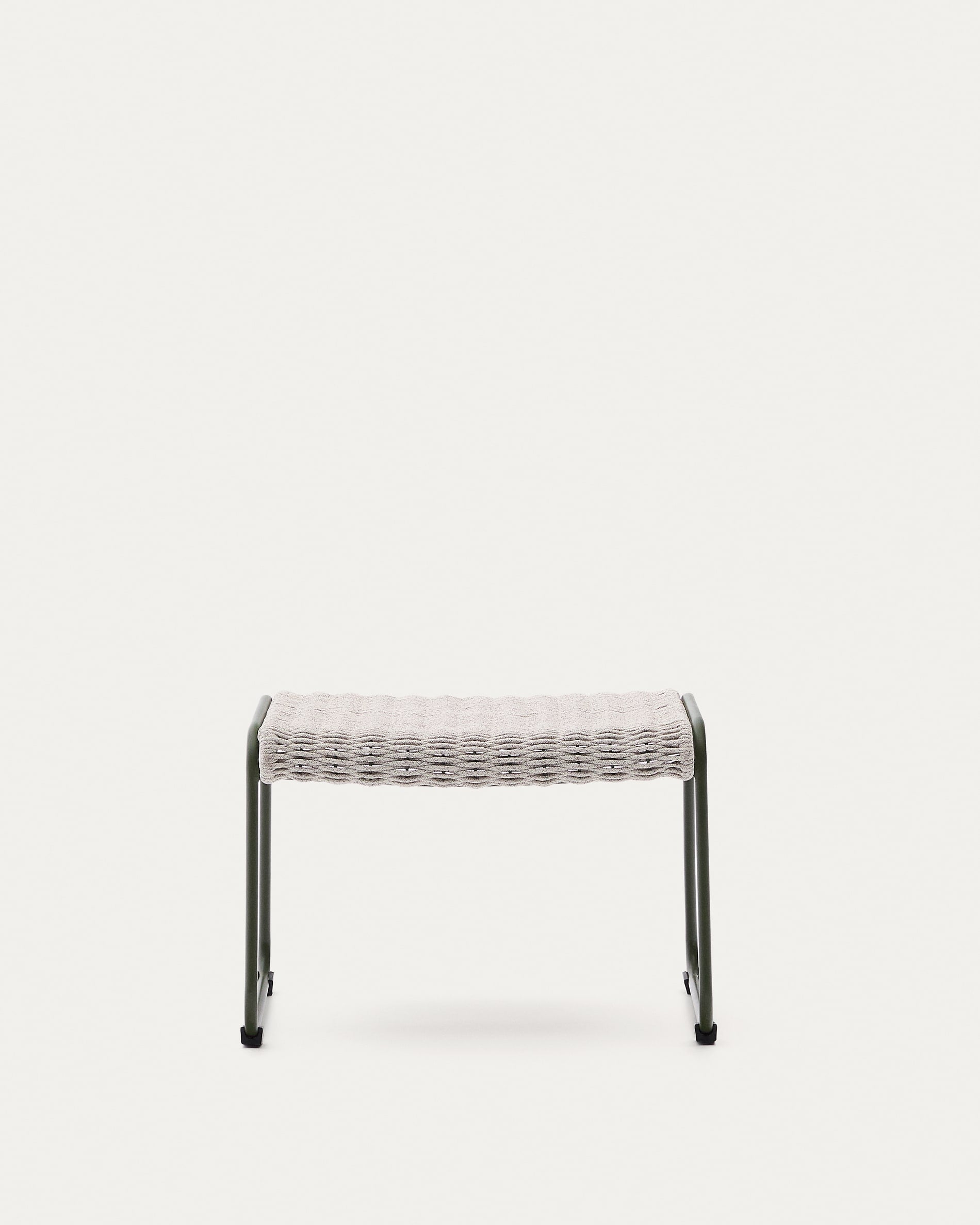 Stilvolle Fussablage Maurina aus grün verzinktem Stahl, kombiniert mit écrufarbenem und grauem Seil, ideal für den Outdoor-Bereich, Maße 58 x 52,5 cm.