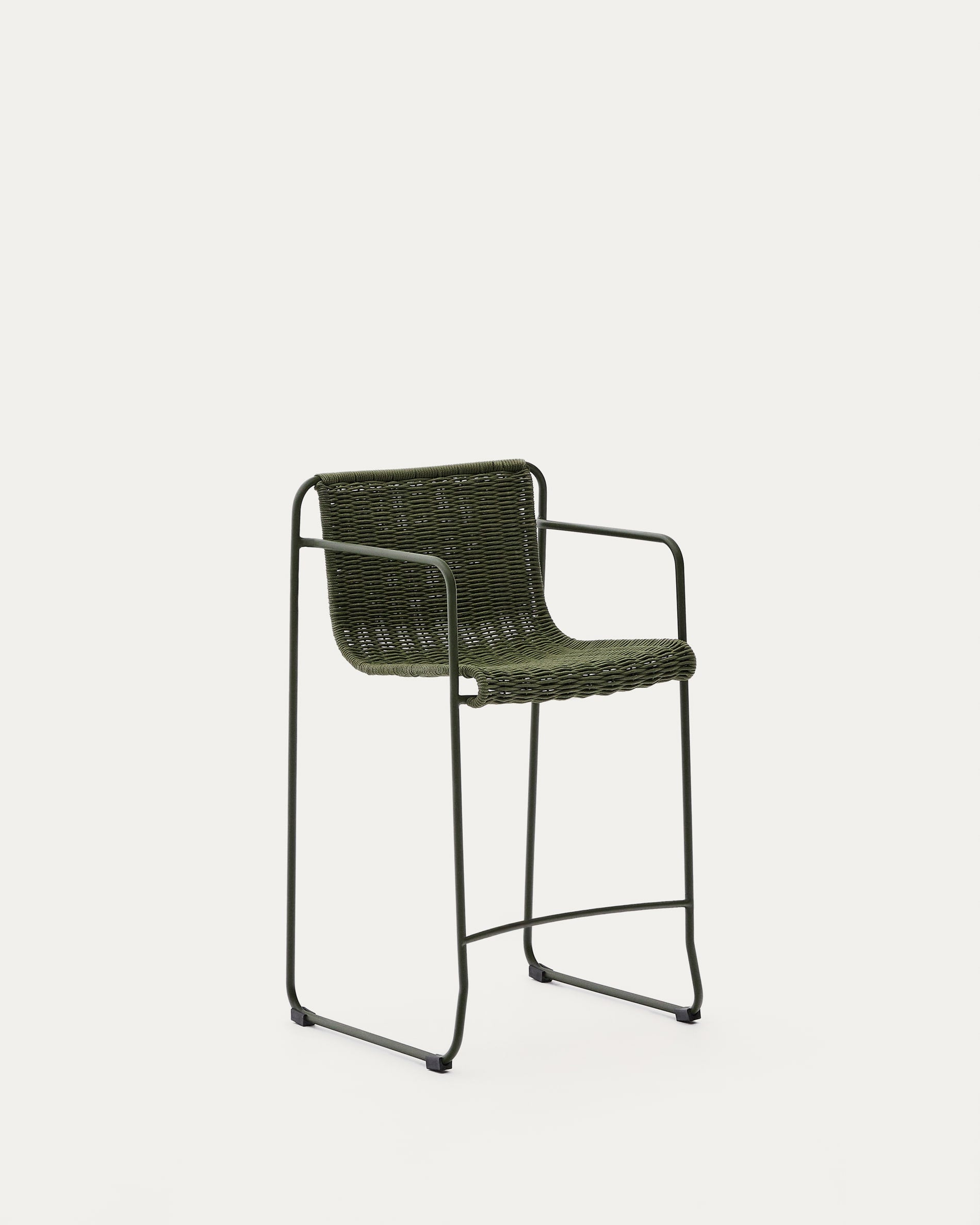 Hocker Maurina: Robuster, wetterfester Sitz aus grünem Stahl und Seil, 64,5 cm hoch, ideal für Garten und Terrasse.