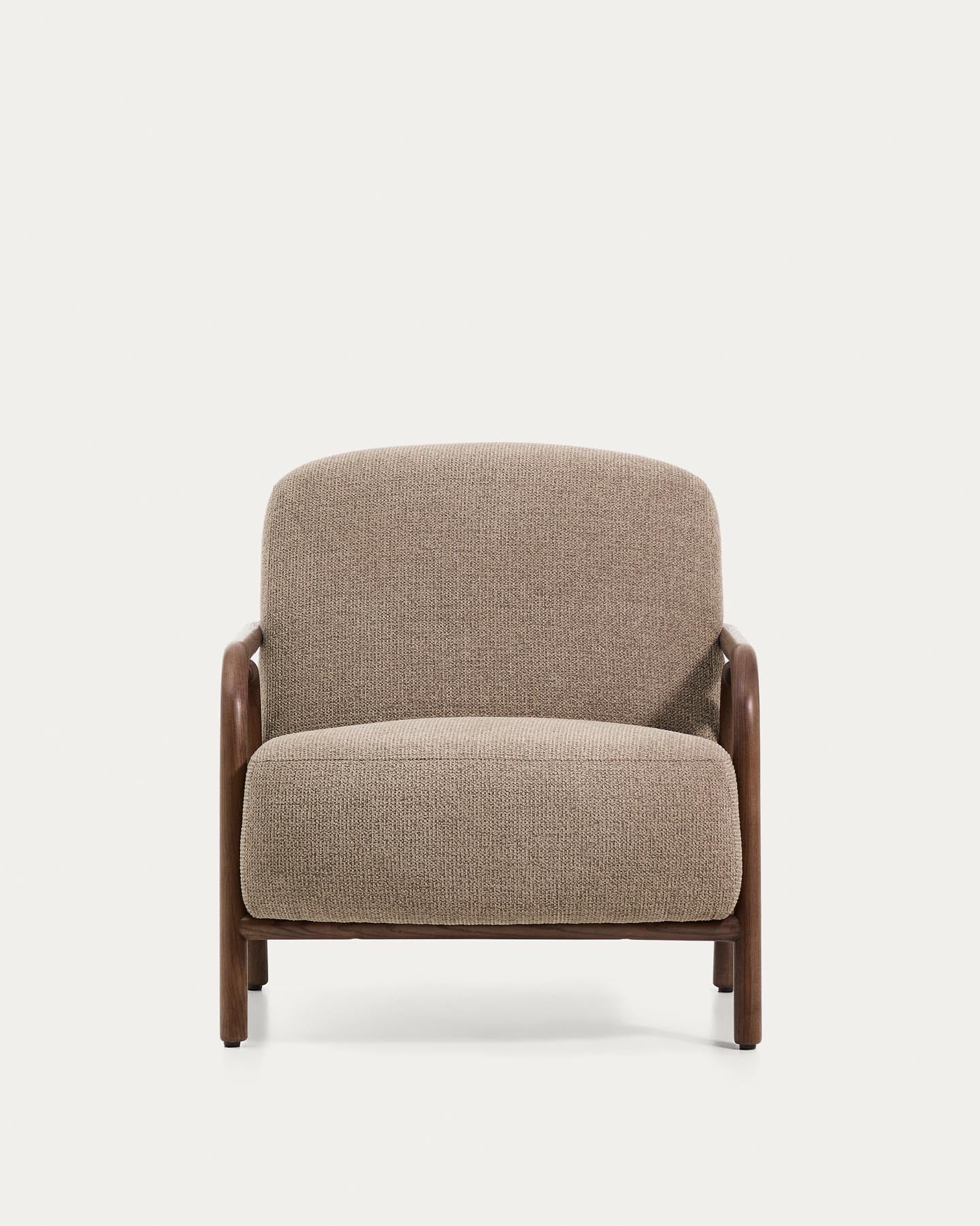 Eleganter Sessel Sylo in taupefarbener Chenille, gefertigt aus robustem Eschenholz mit stilvollem Nussbaum-Finish, ideal für stilvolle Wohnräume.