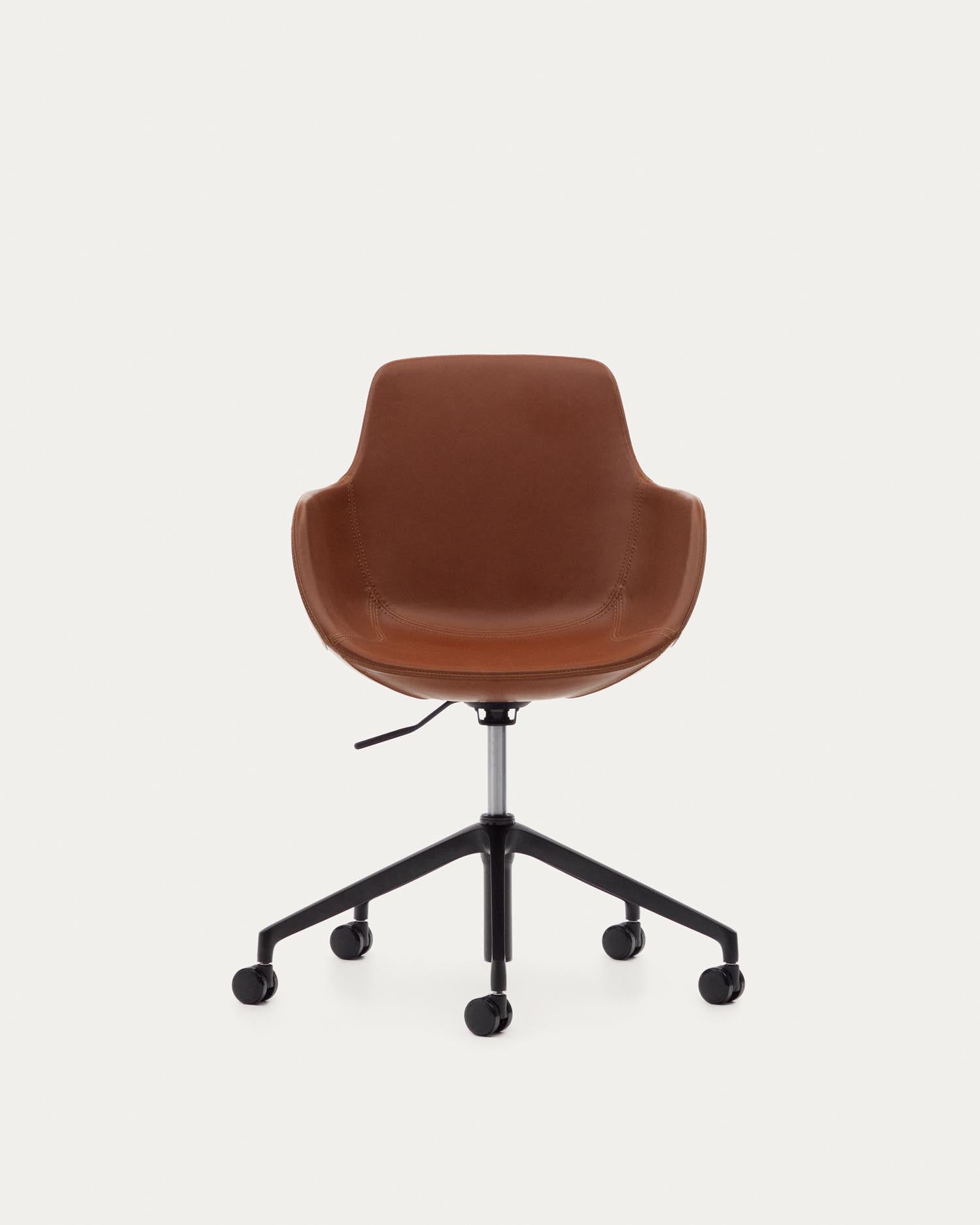 Eleganter Tissiana Bürostuhl aus braunem Kunstleder, Aluminium und mattschwarzem Design, ideal für moderne Arbeitsräume.