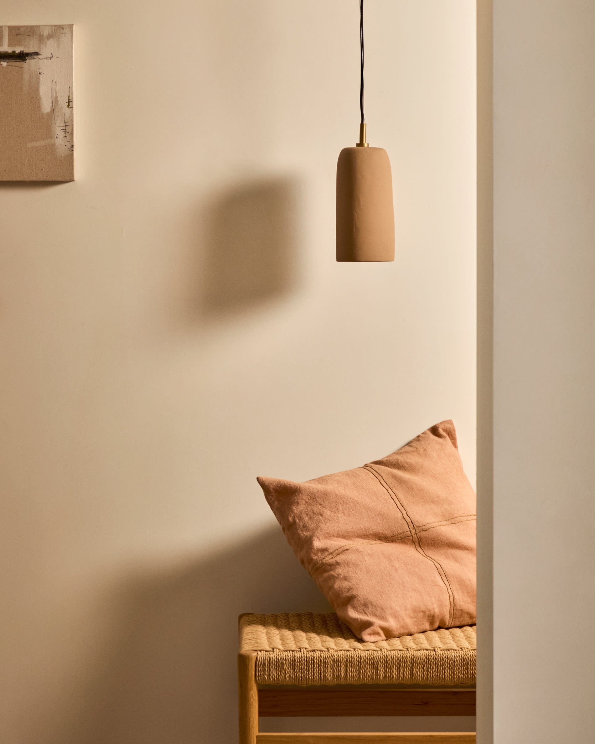 Elegante Bank aus massivem Eichenholz, 120 cm, naturfarben, FSC-zertifiziert, mit handgeflochtener Seilsitzfläche, nachhaltig.