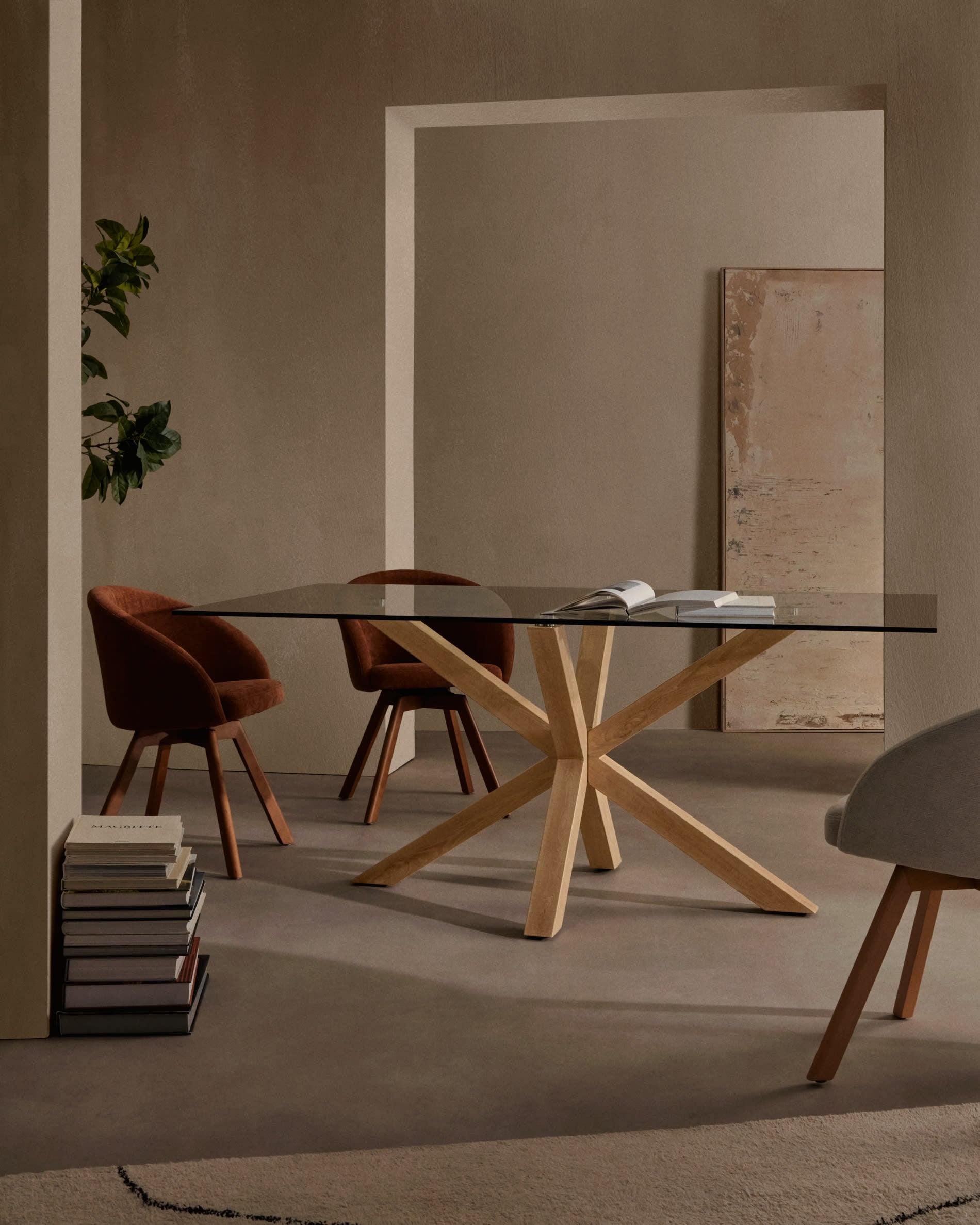 Eleganter Argo Tisch: Glasplatte, Stahlbeine in Holzoptik, 200x100 cm, modernes Design, perfekt für Wohn- oder Arbeitsräume.
