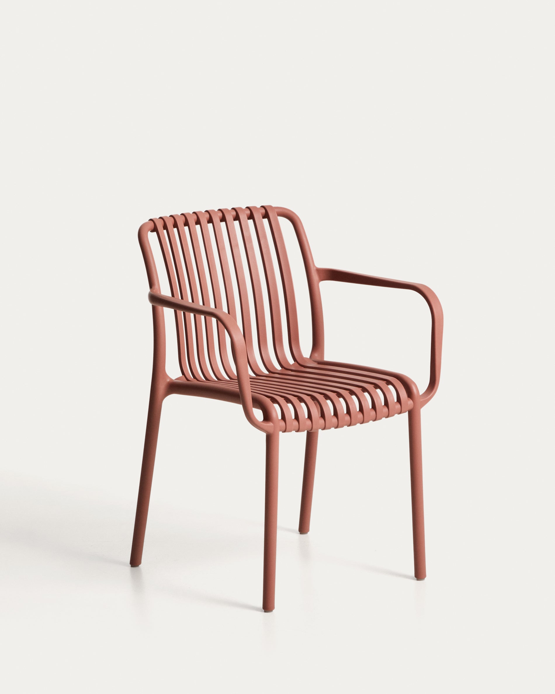 Stapelbarer Outdoor-Stuhl Isabellini in Terrakotta in Terrakotta präsentiert im Onlineshop von KAQTU Design AG. Gartenstuhl ist von Kave Home