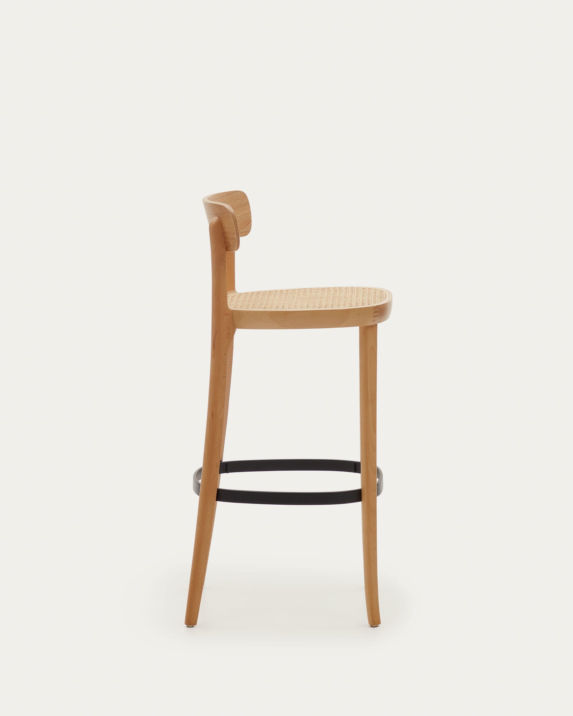 Romane Hocker aus Buchenholz, Eschenfurnier und Rattan, 75 cm hoch, mit natürlichem Finish, perfekt für moderne Wohnräume.