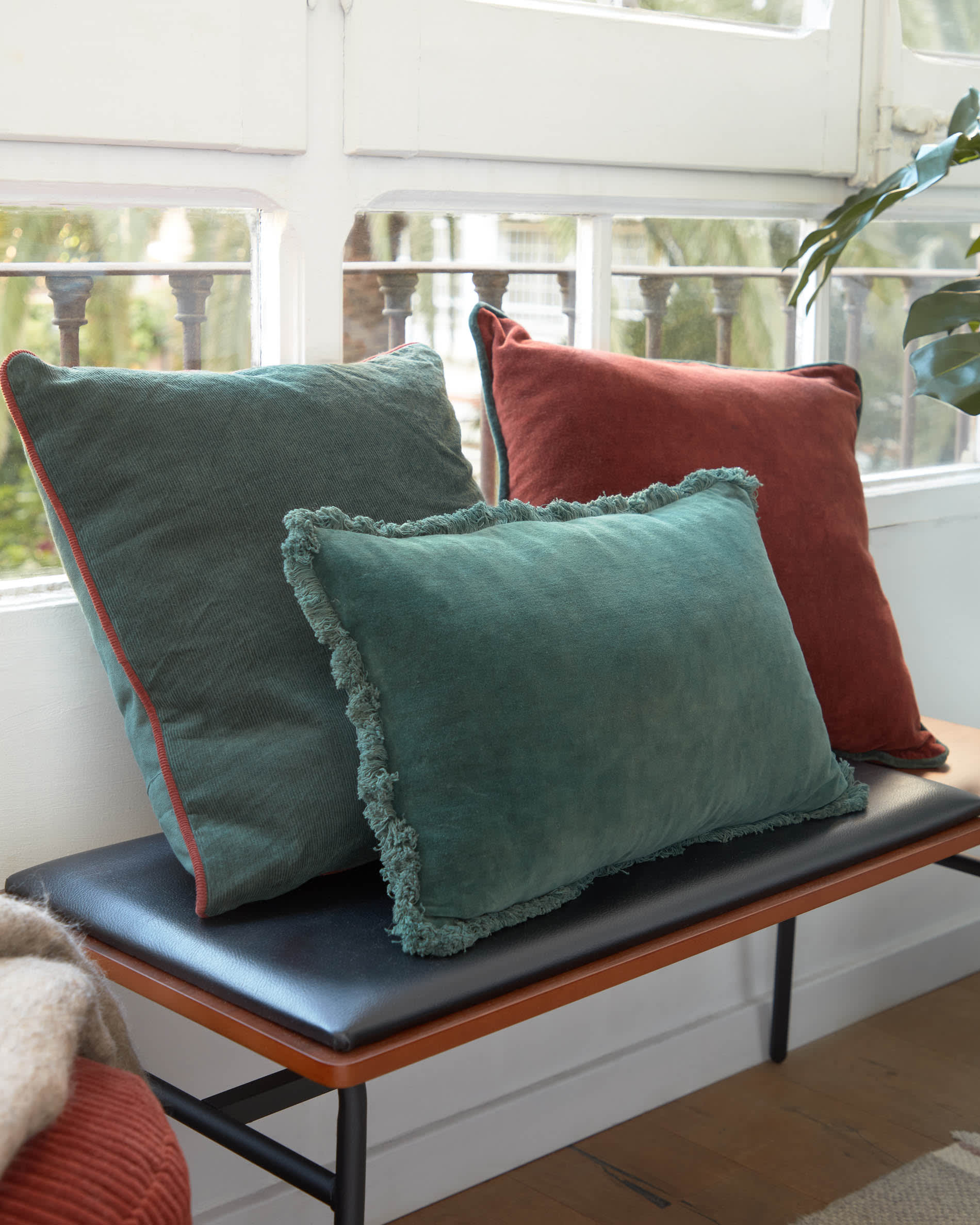 Fluff Kissenfüllung 30x50 cm von Kave Home: Weich, bequem und ideal für Ihre Kissenbezüge. Perfekt für stilvolle Wohnräume.