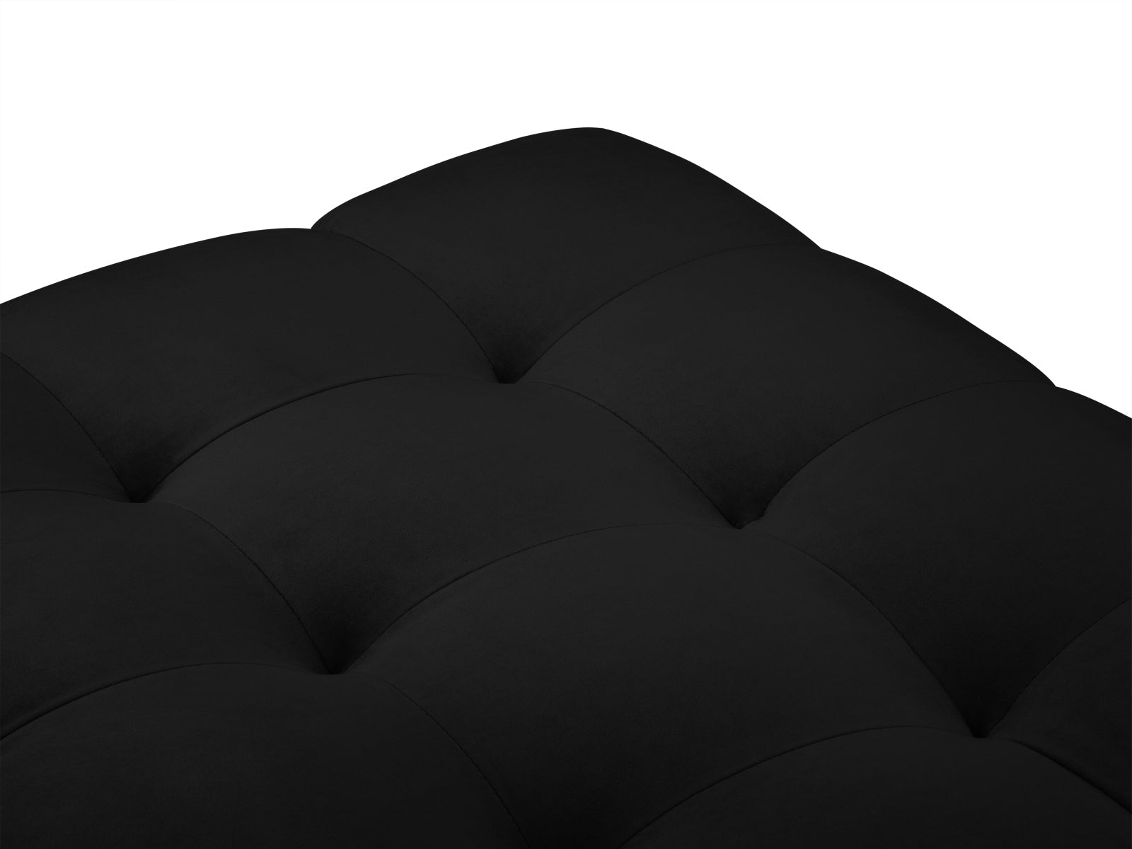 Eleganter 1-Sitzer Pouf Bali in luxuriösem Black-Bluvel, ideal für moderne Wohnräume. Hochwertige Materialien von Cosmopolitan Design.