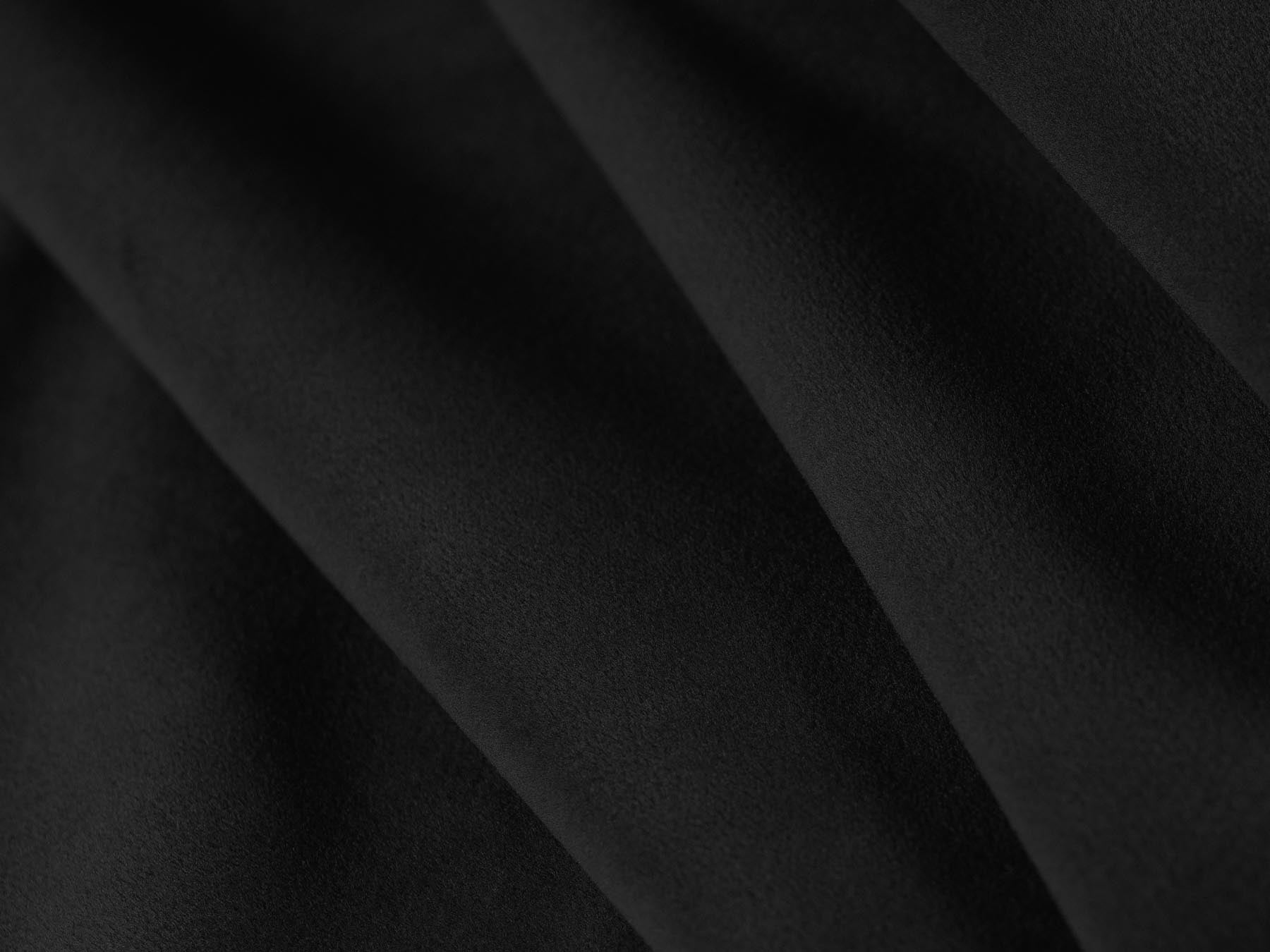 Modernes 4-Sitzer Ecksofa rechts mit Schlafoption und Stauraum, Modell Matera in stilvollem Black-Salvador, ideal für gemütliche Wohnräume.