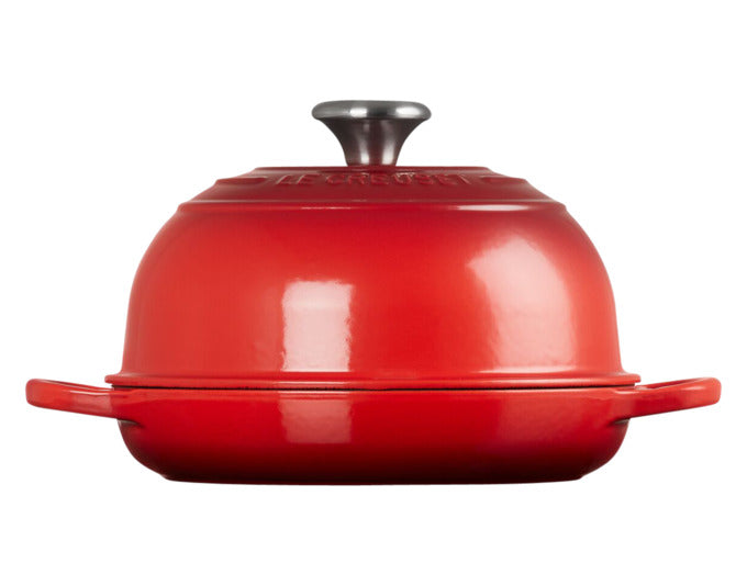 LE CREUSET Brot Bräter Signature in kirschrot, ø 24 cm, 1.6 l – stilvolles Kochgeschirr für perfekte Brote und Aufläufe.