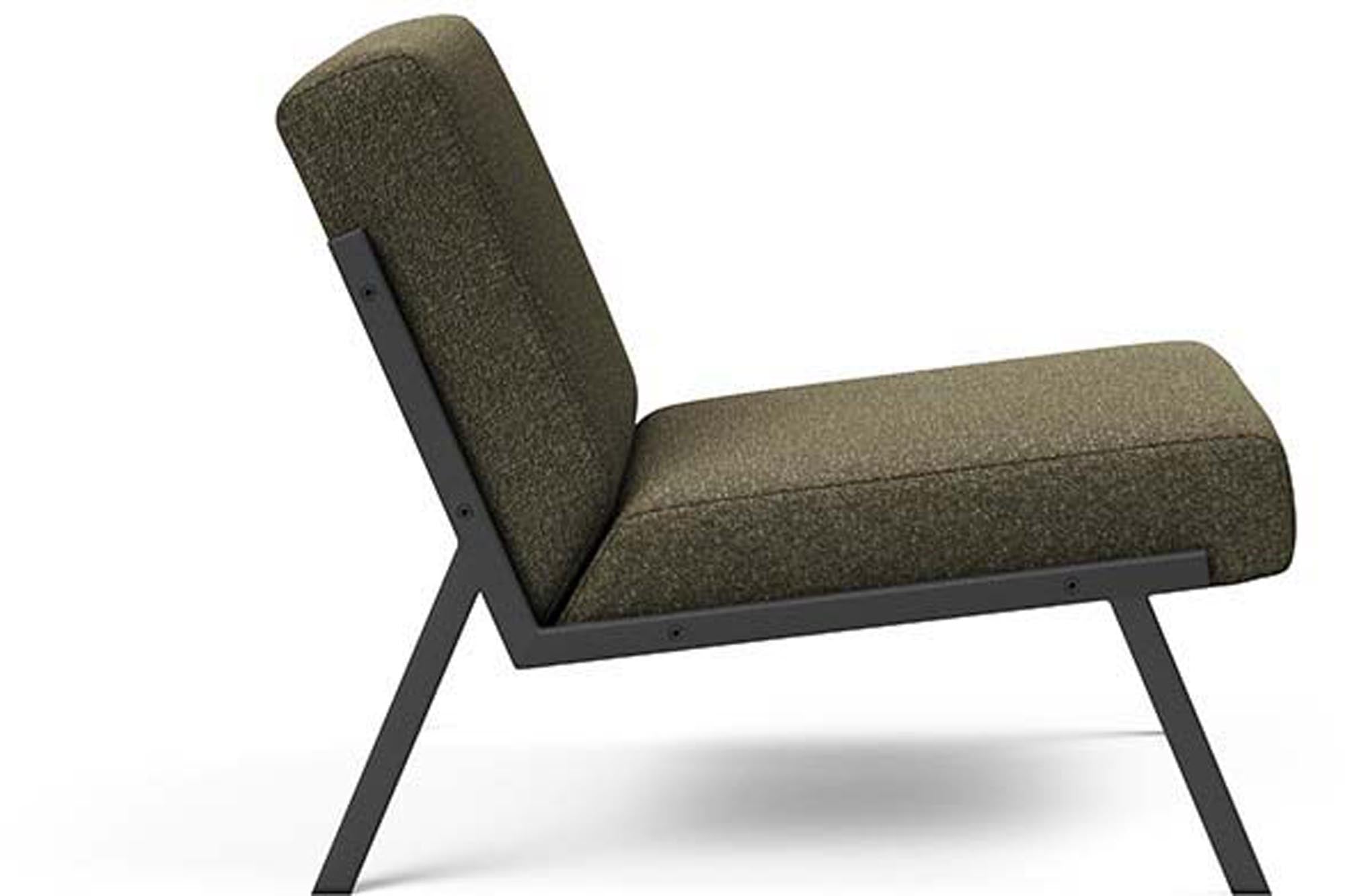 Moderner Vikko Sessel von Innovation Living, perfekt für gemütliche Ecken, bietet eine harmonische Kombination aus Stil und Bequemlichkeit.