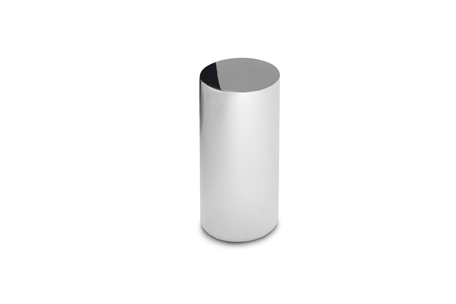 Tin Drum Tisch Ø25 von Innovation Living: Moderner, eleganter Beistelltisch mit spiegelnder Metalloberfläche, ideal für jeden Raum.