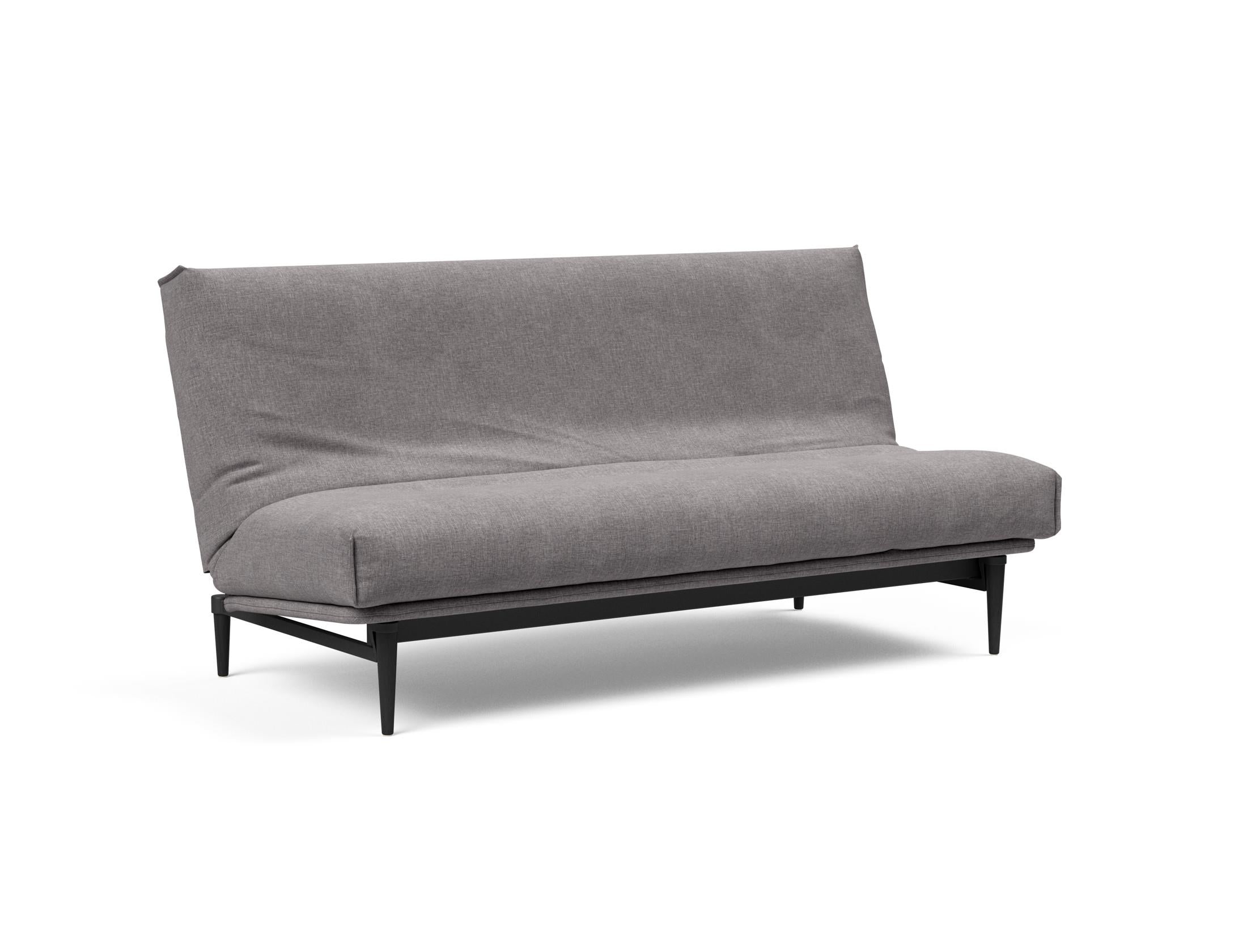 Elegantes Bettsofa Colpus in schwarzer Eiche mit Soft Spring Bezug. Ideal für kompakte Wohnräume, bietet es Komfort und zeitgemäßes Design.