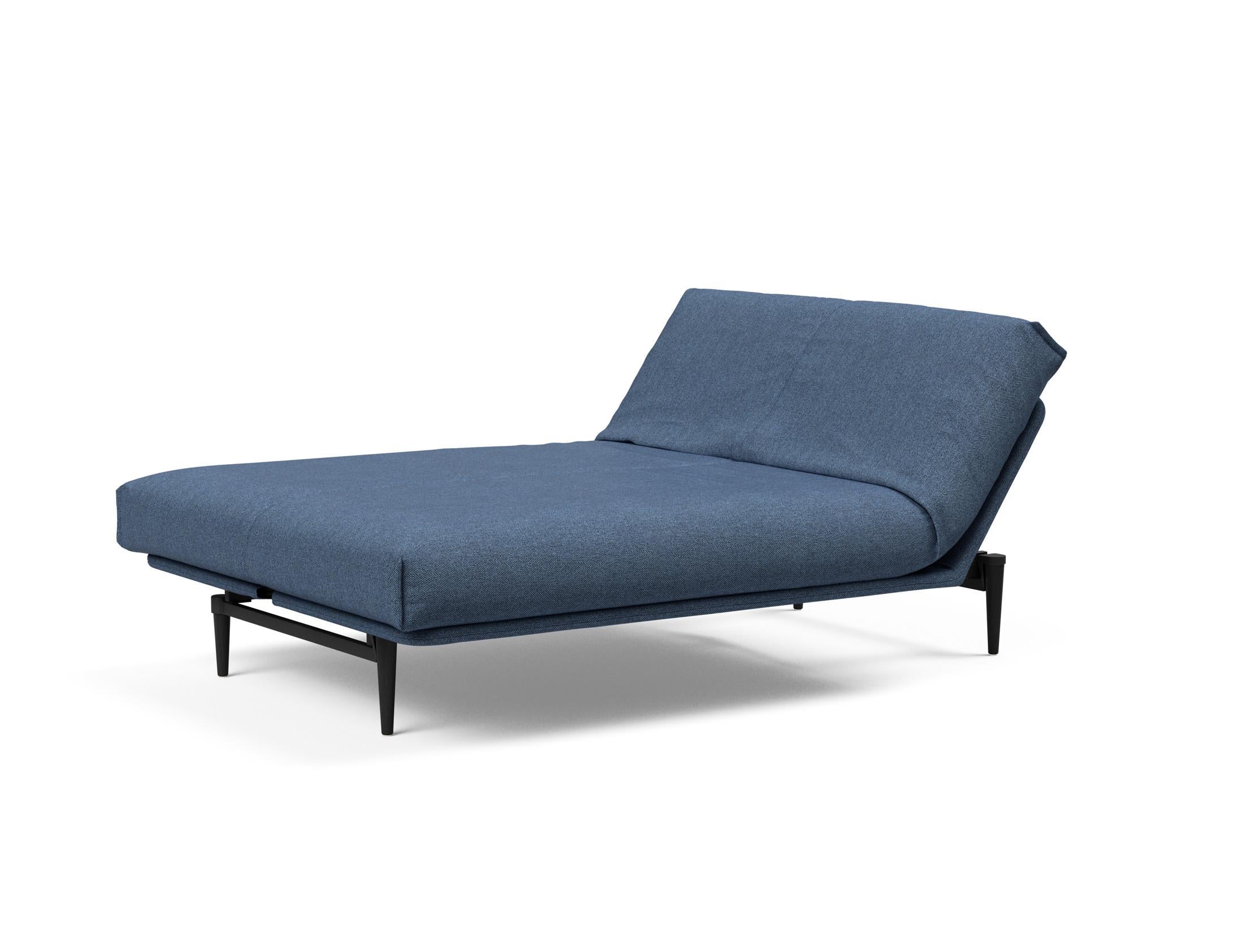 Modernes Bettsofa Colpus in schwarzer Eiche, ausgestattet mit einem komfortablen Soft Spring Bezug für stilvolle Entspannung und Schlafkomfort.