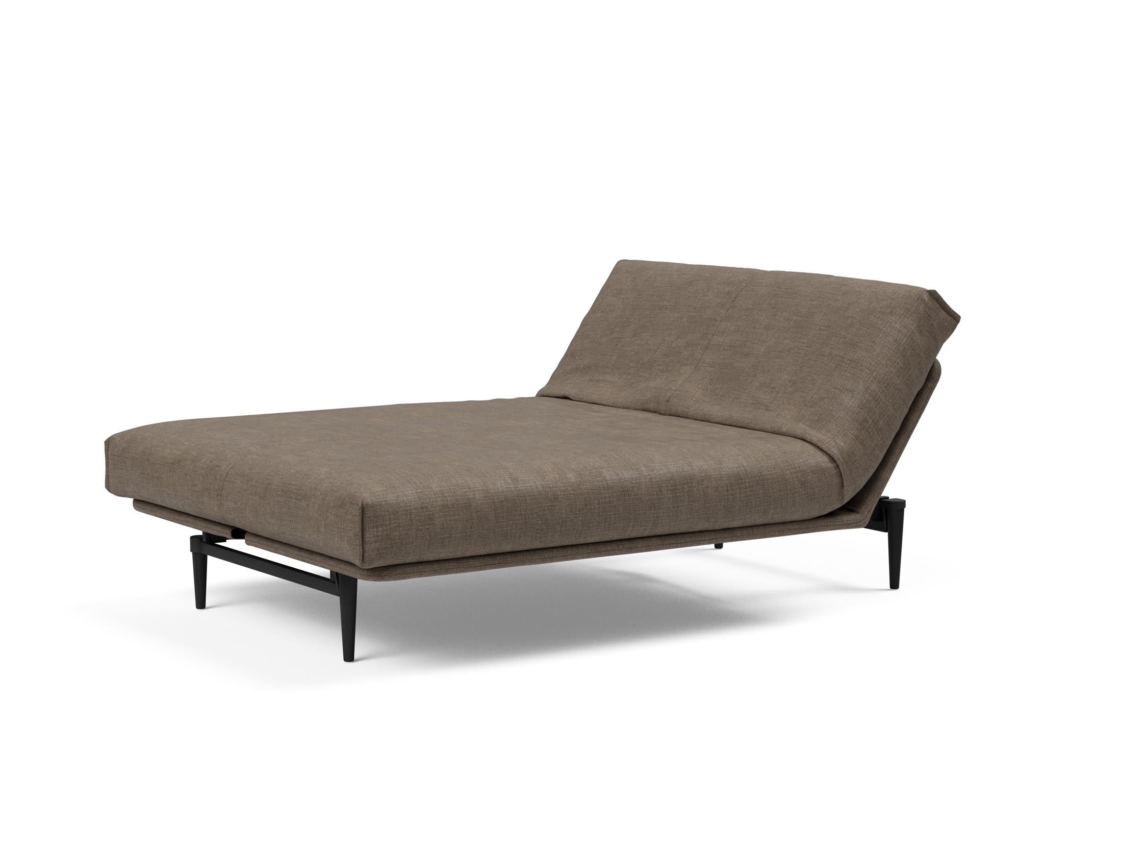 Modernes Colpus Bettsofa in schwarzer Eiche, mit weichem Soft Spring Bezug, ideal für gemütliche und stilvolle Wohnräume.