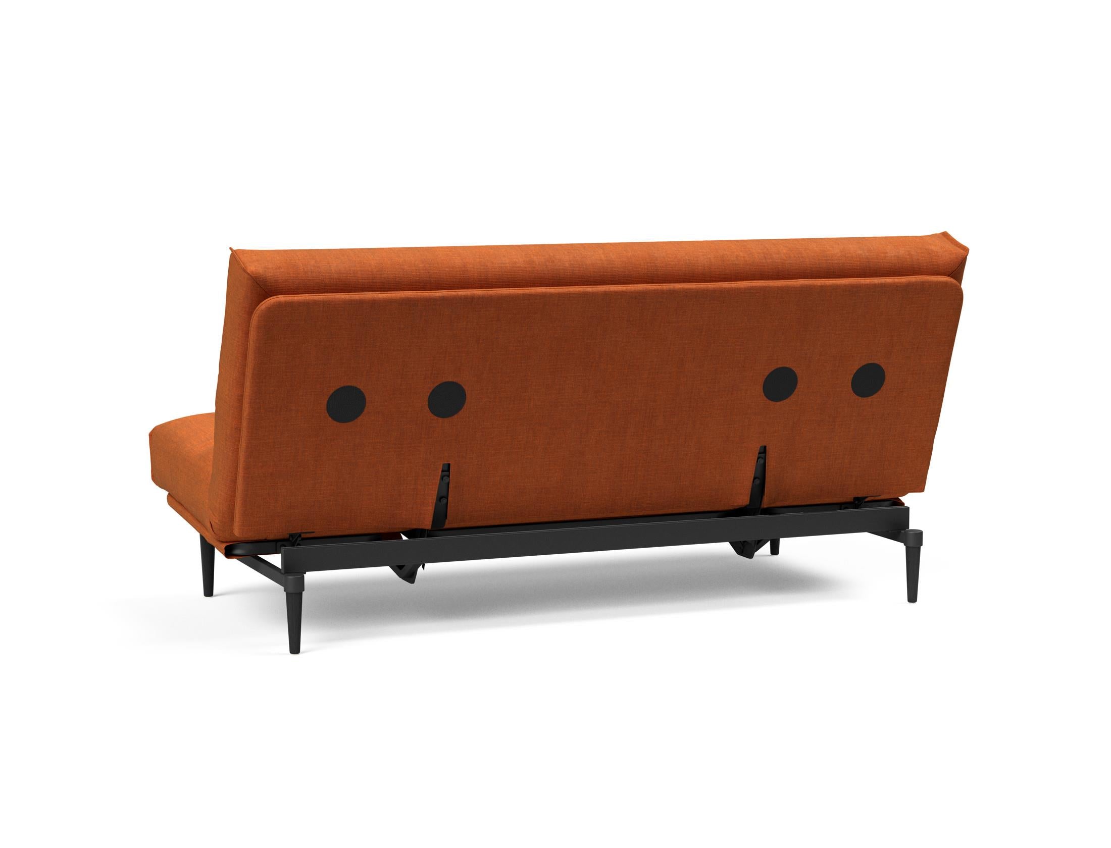Stylisches Colpus Bettsofa in schwarzer Eiche, ideal für modernes Wohnen, mit weichem Soft Spring Bezug für höchsten Komfort.