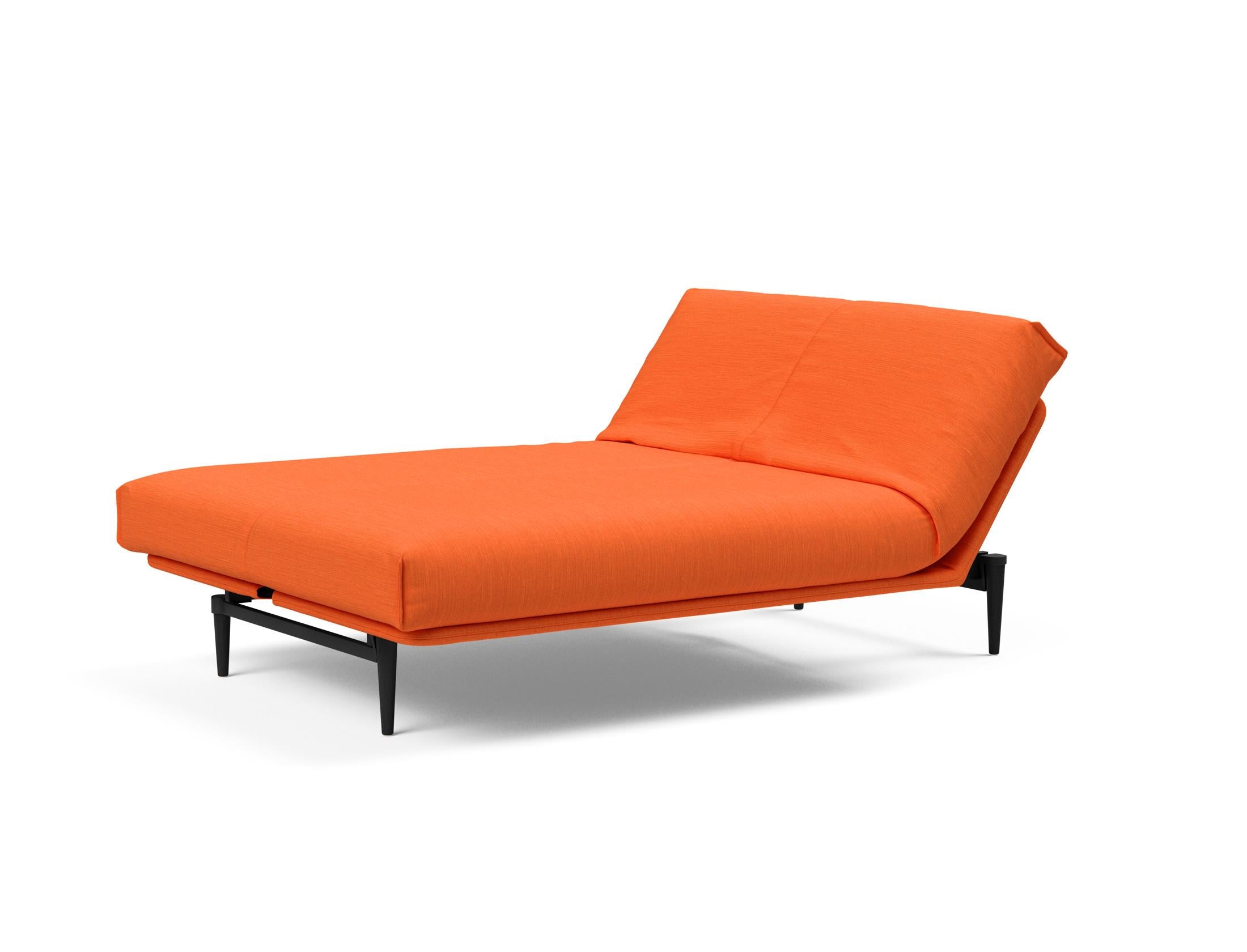 Elegantes Colpus Bettsofa in schwarzer Eiche, ausgestattet mit einem komfortablen Soft Spring Bezug, perfekt für stilvolle Wohnräume.