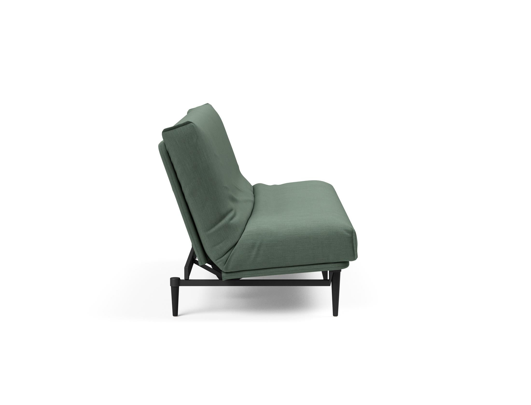 Modernes Bettsofa Colpus in schwarzer Eiche, ausgestattet mit einem weichen Soft Spring Bezug, perfekt für gemütliche Stunden und flexible Nutzung.