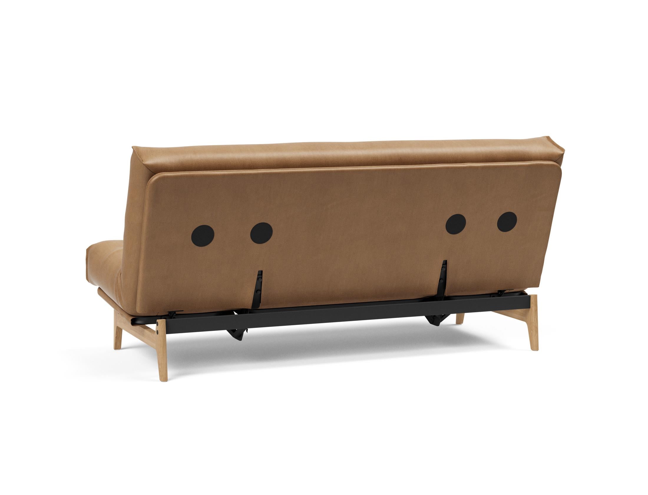 Stylisches Aslak 140 Bettsofa Nordic mit Soft Spring Bezug, perfekt für entspannte Momente und flexible Wohnraumgestaltung.