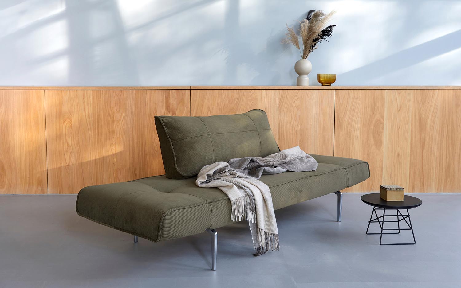 Stylisches Zeal Klappsofa 70 Straw von Innovation Living – ideal für moderne Wohnkonzepte, bietet Komfort und Flexibilität.