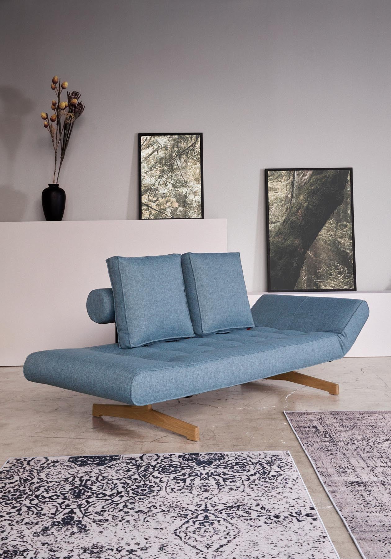 Modernes Ghia Klappsofa 80 in Eiche, ideal für kleine Räume und als komfortable Schlafgelegenheit für Übernachtungsgäste.