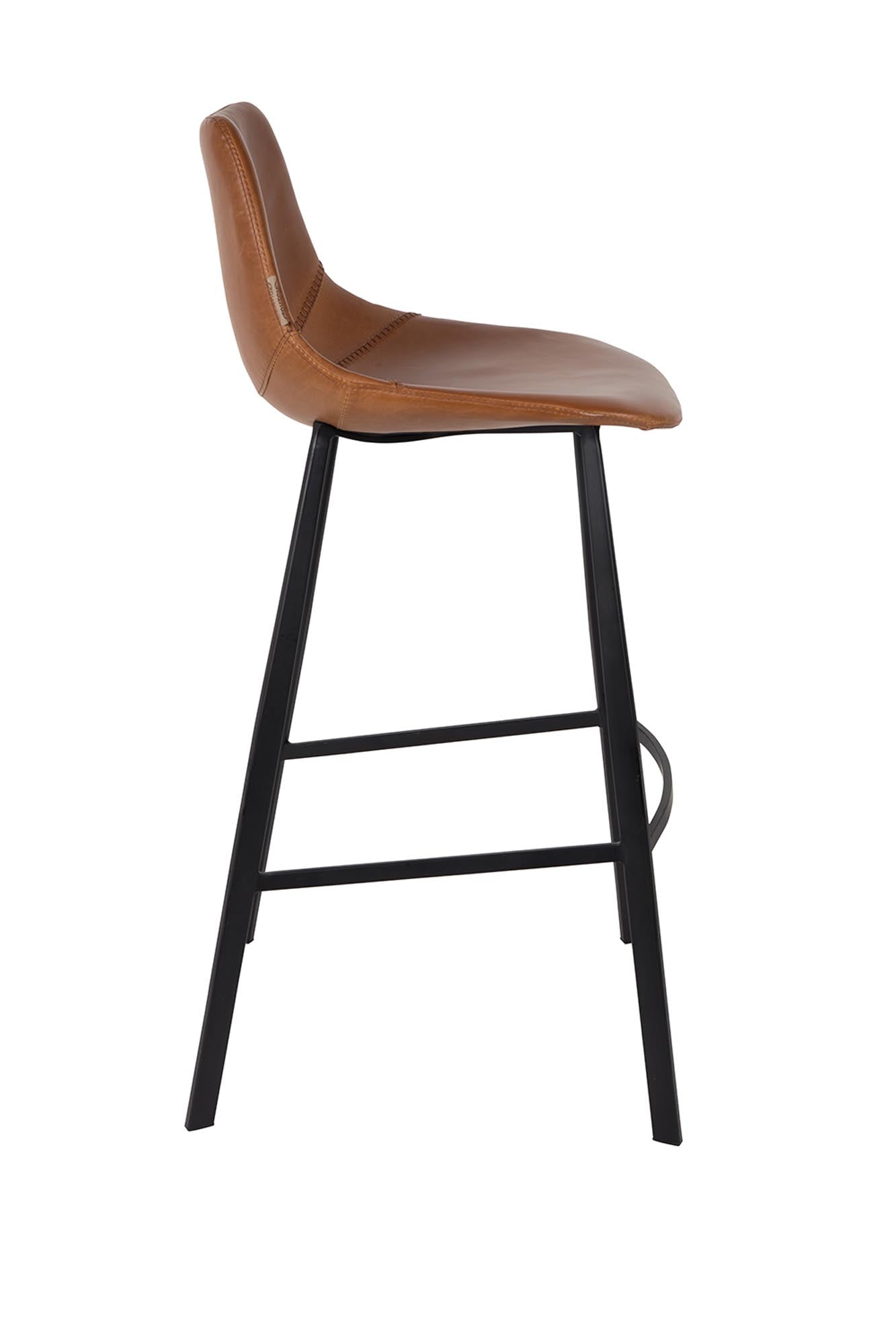 Moderner Barstuhl Franky von Dutchbone, kombiniert stilvolles Design mit Komfort und ist ideal für Bars und Essbereiche.