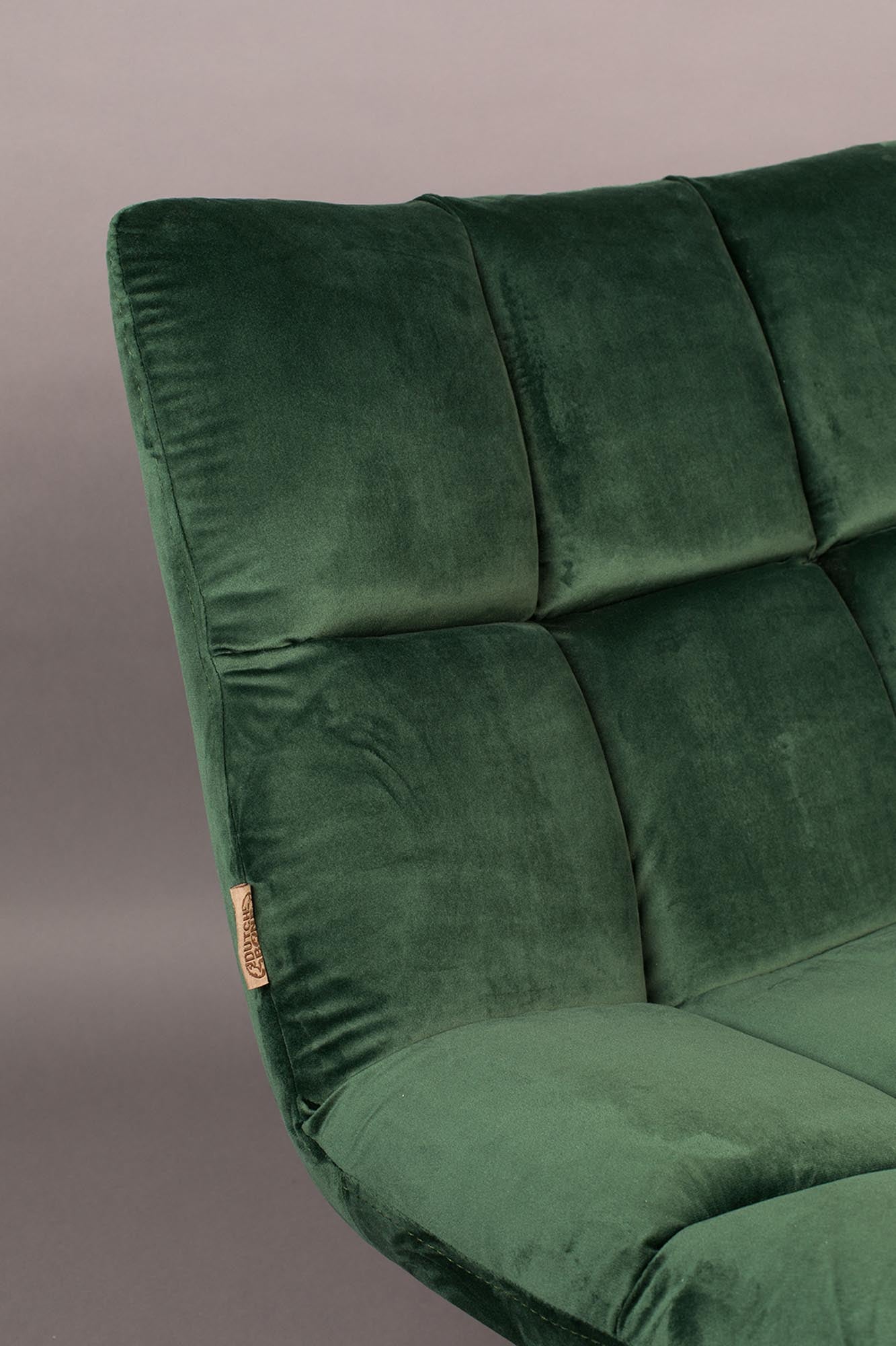 Entdecken Sie den eleganten Loungesessel BAR VELVET von Dutchbone. Mit seinem samtigen Bezug und modernen Design ist er der perfekte Blickfang für Ihr Zuhause.