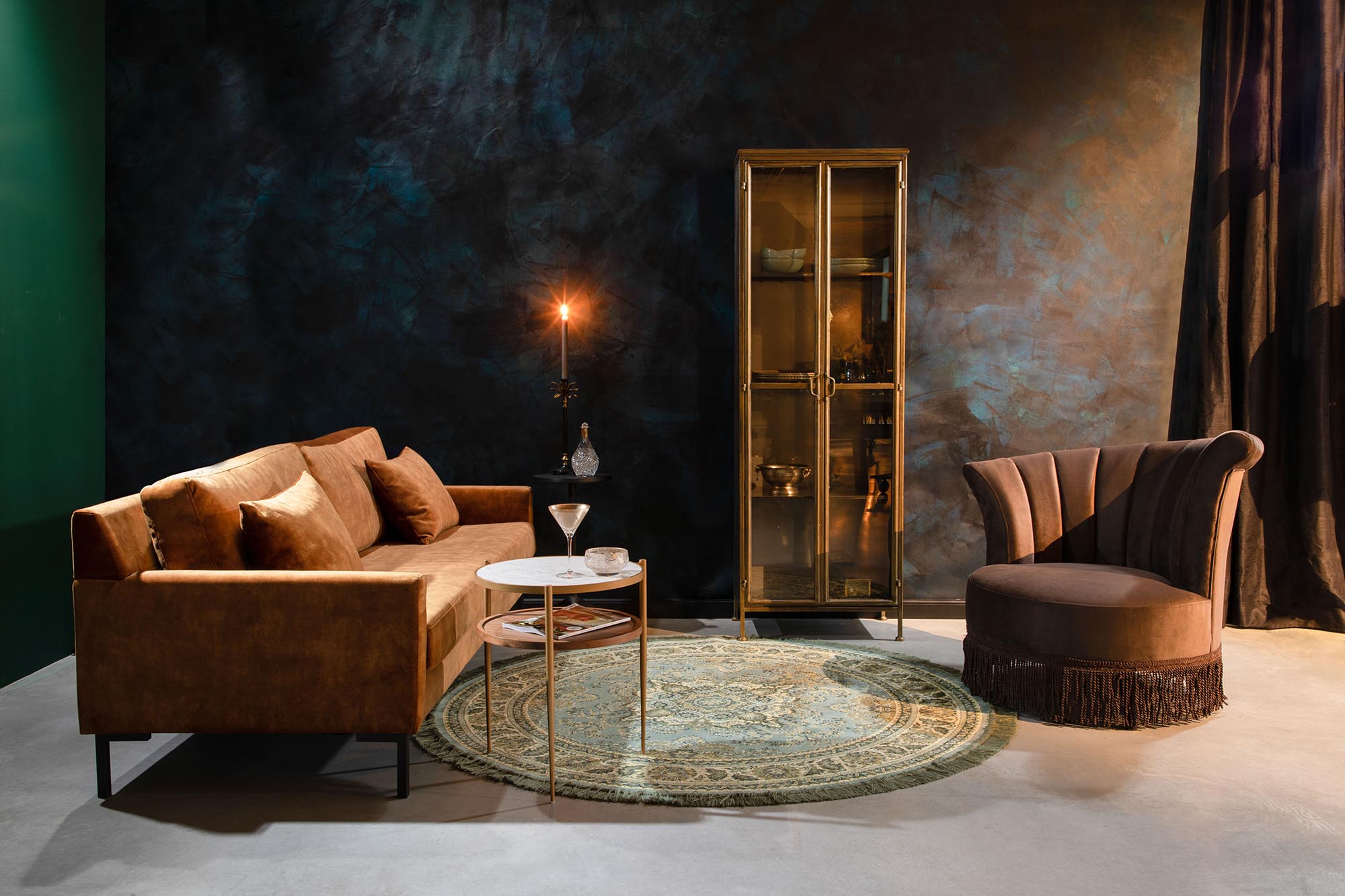 Elegantes GERTLUSH Cabinet von Dutchbone, aus hochwertigem Holz, ideal für stilvolle Wohnräume und moderne Inneneinrichtungen.