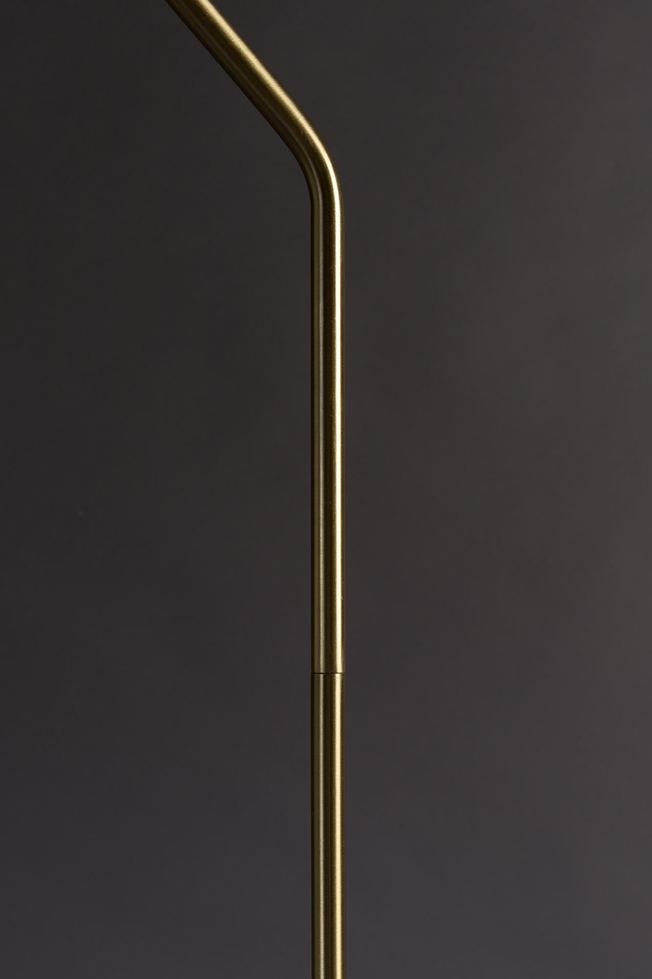 Elegante Stehleuchte Eclipse von Dutchbone, die mit ihrem einzigartigen Design und warmem Licht jeden Raum stilvoll aufwertet.